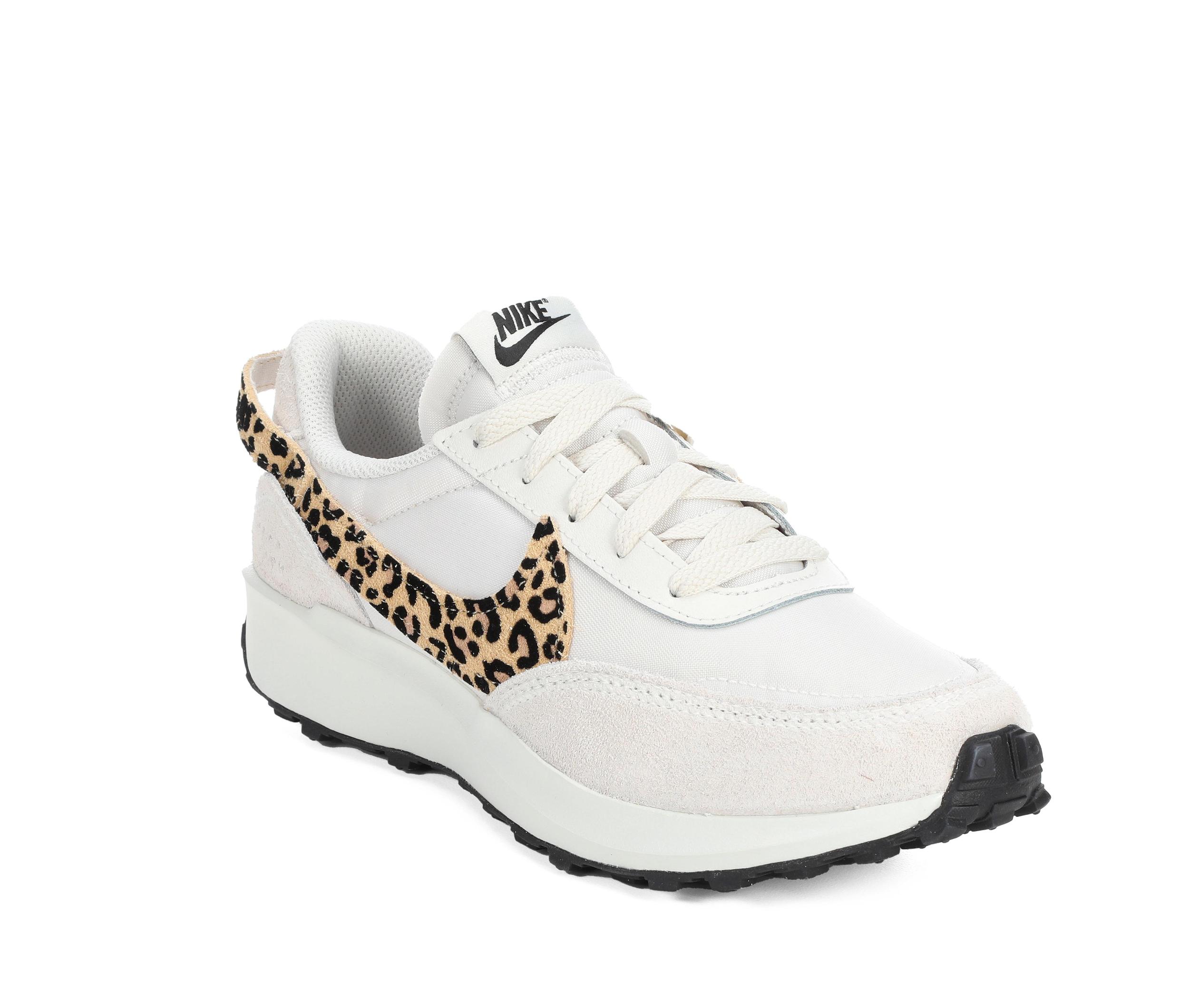 Women's Nike Waffle Debut Sneakers Product Image