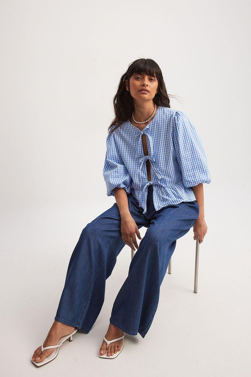 Loose Pleat Detail Mid Waist Jeans Product Image