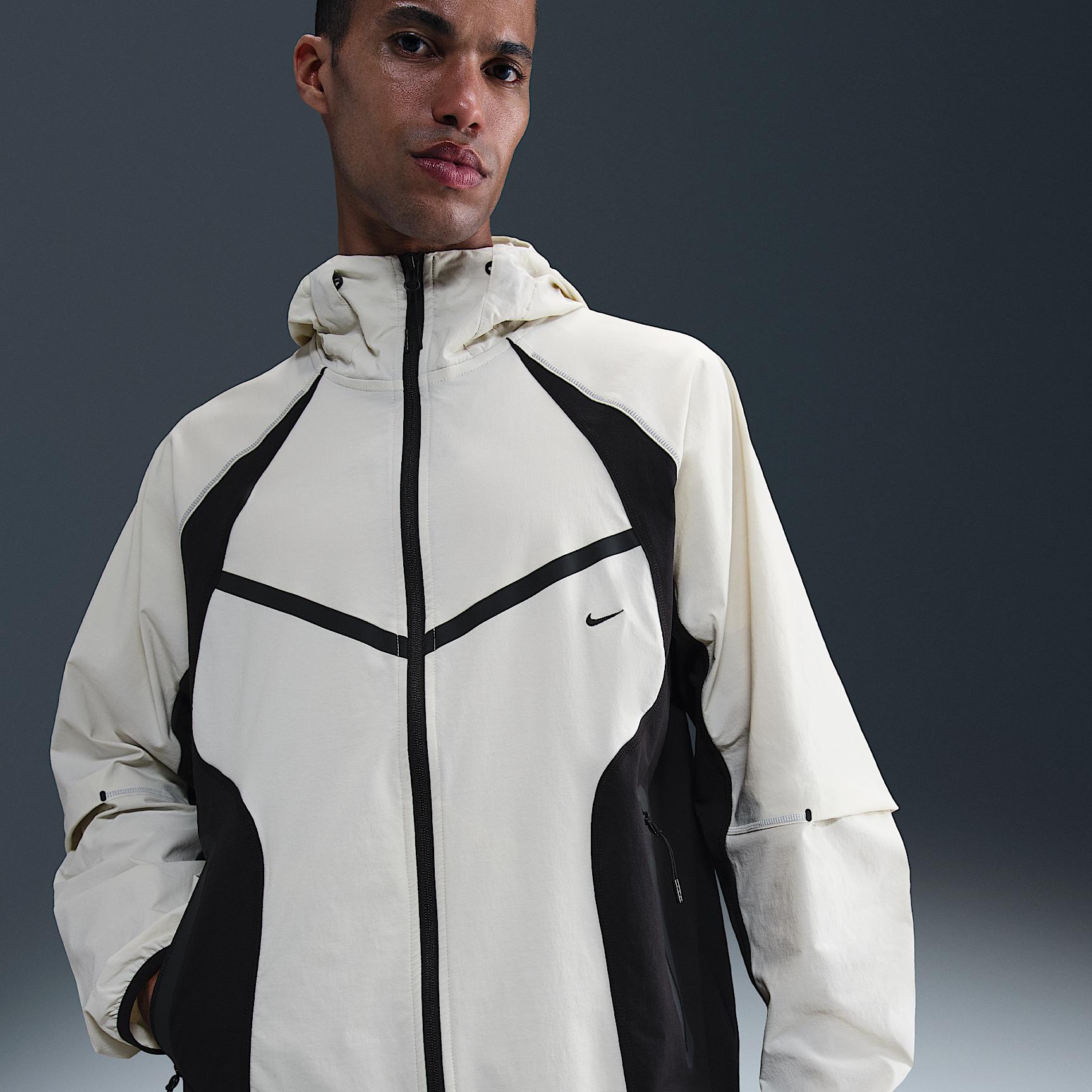 Nike Men's Tech Dri-FIT Woven Color-Block Windrunner Loose Jacket Product Image