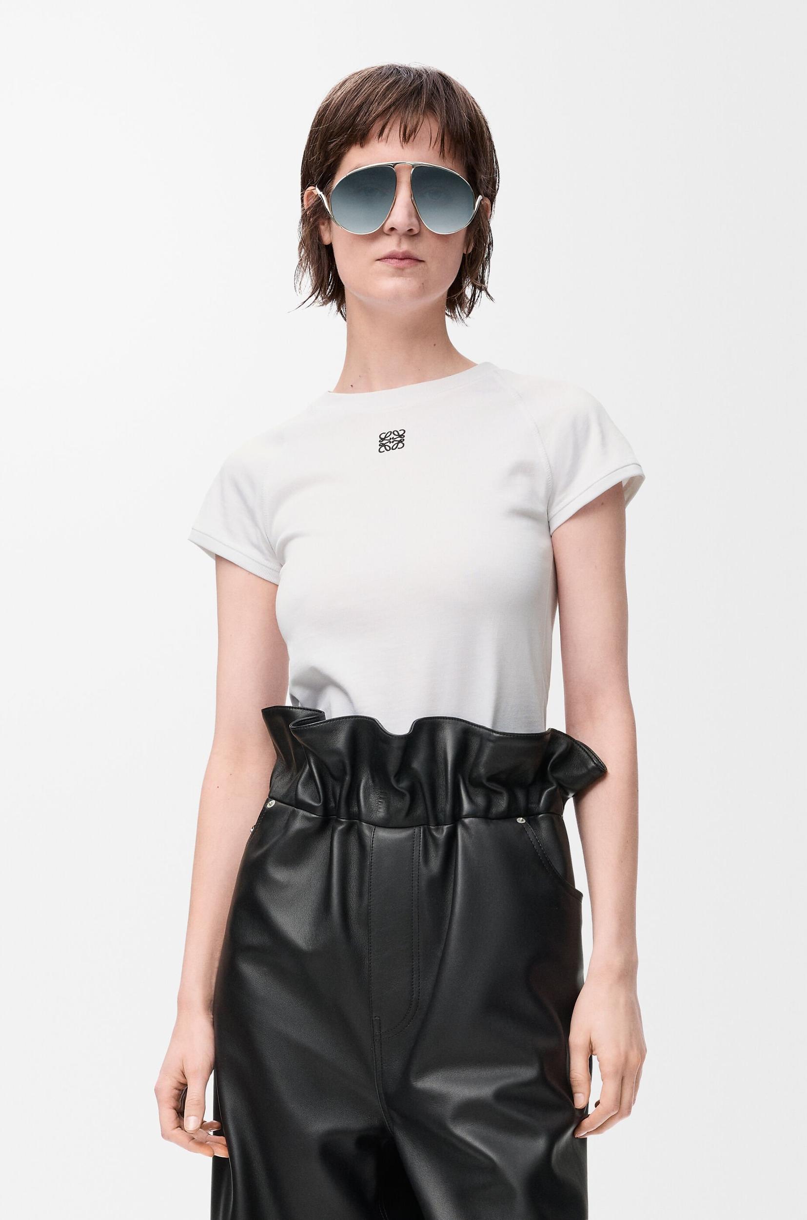 Small fit t-shirt in cotton blend Product Image