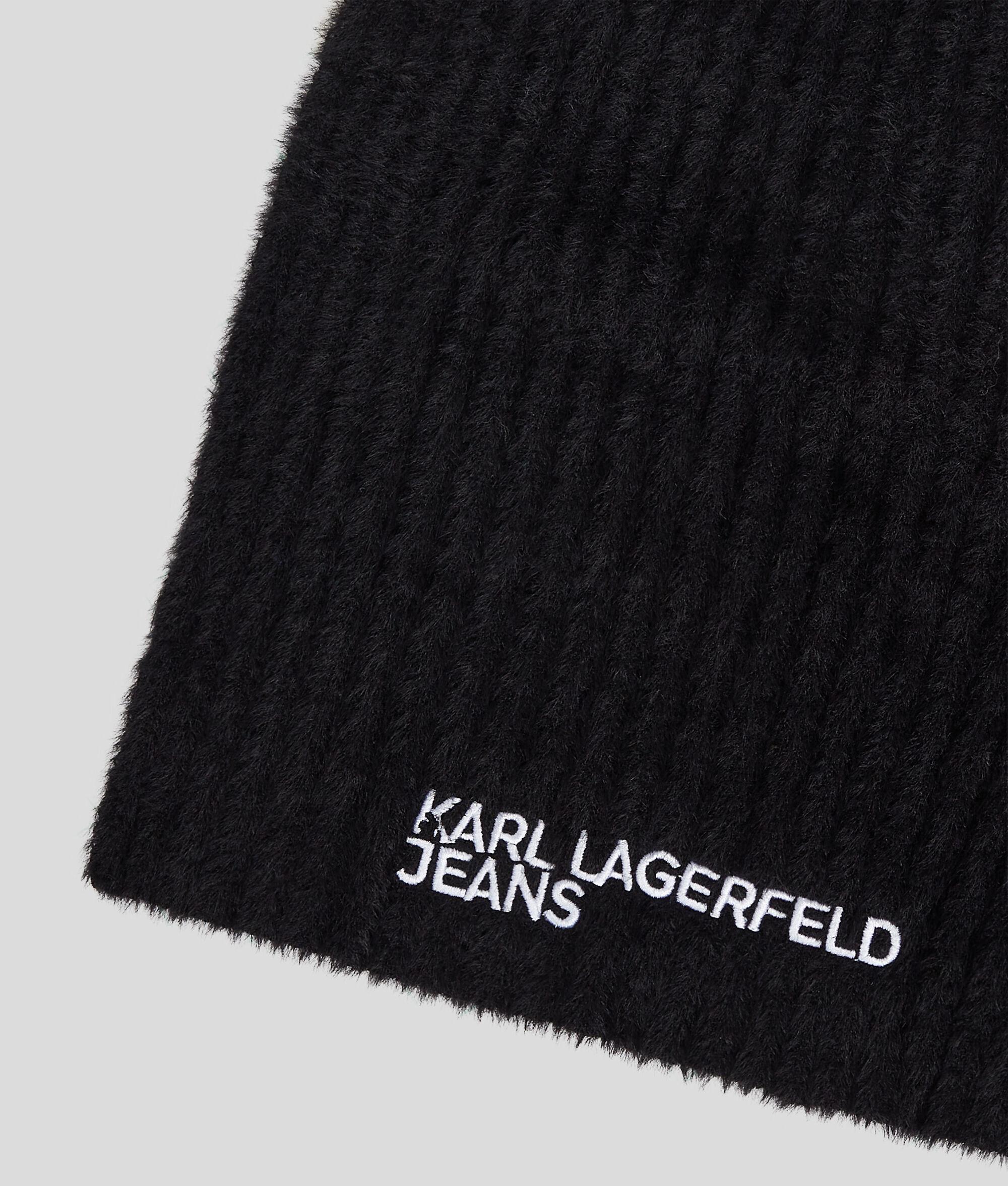 FLUFFY SCARF Product Image