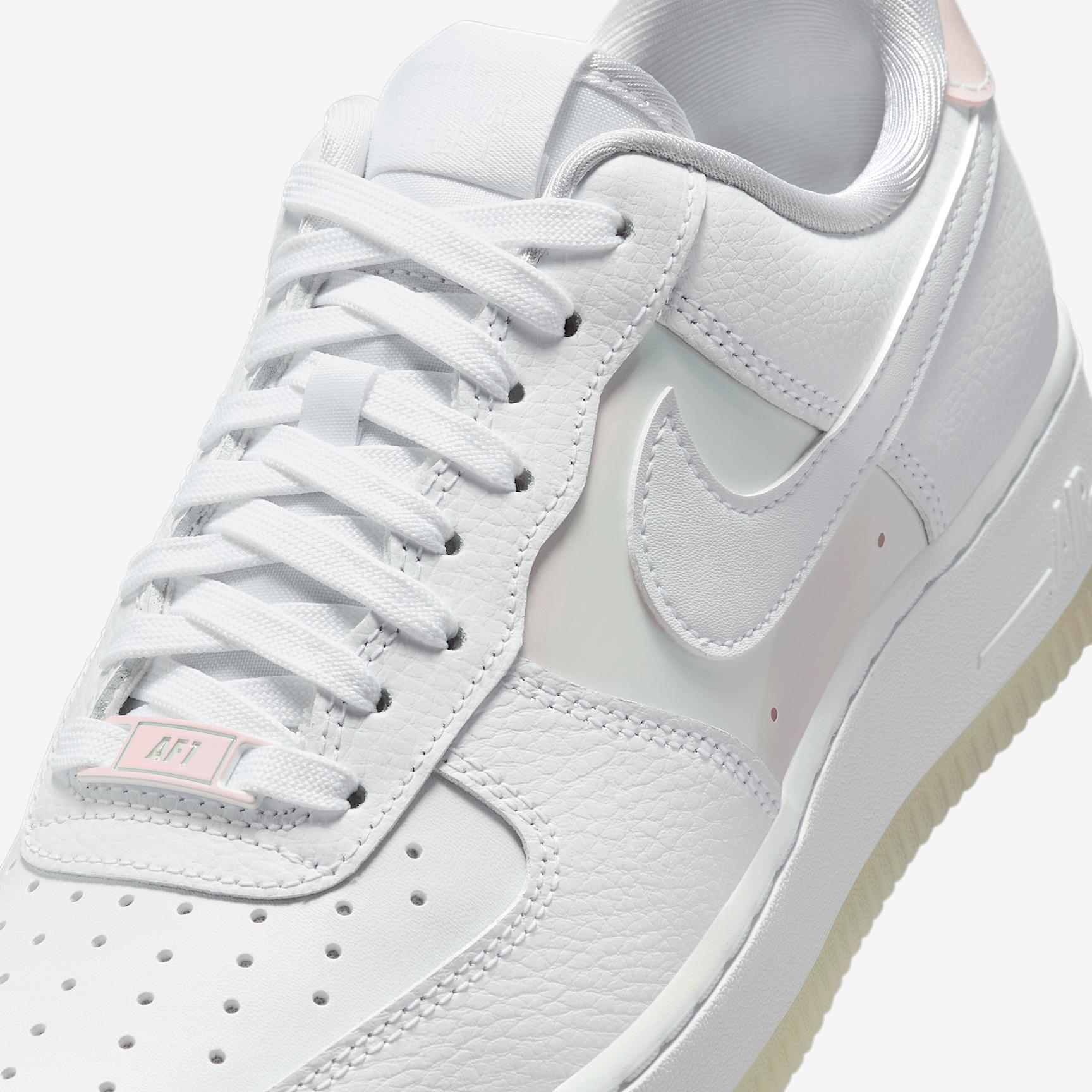 Nike Womens Air Force 1 07 Shoes | IH3204-100 Product Image