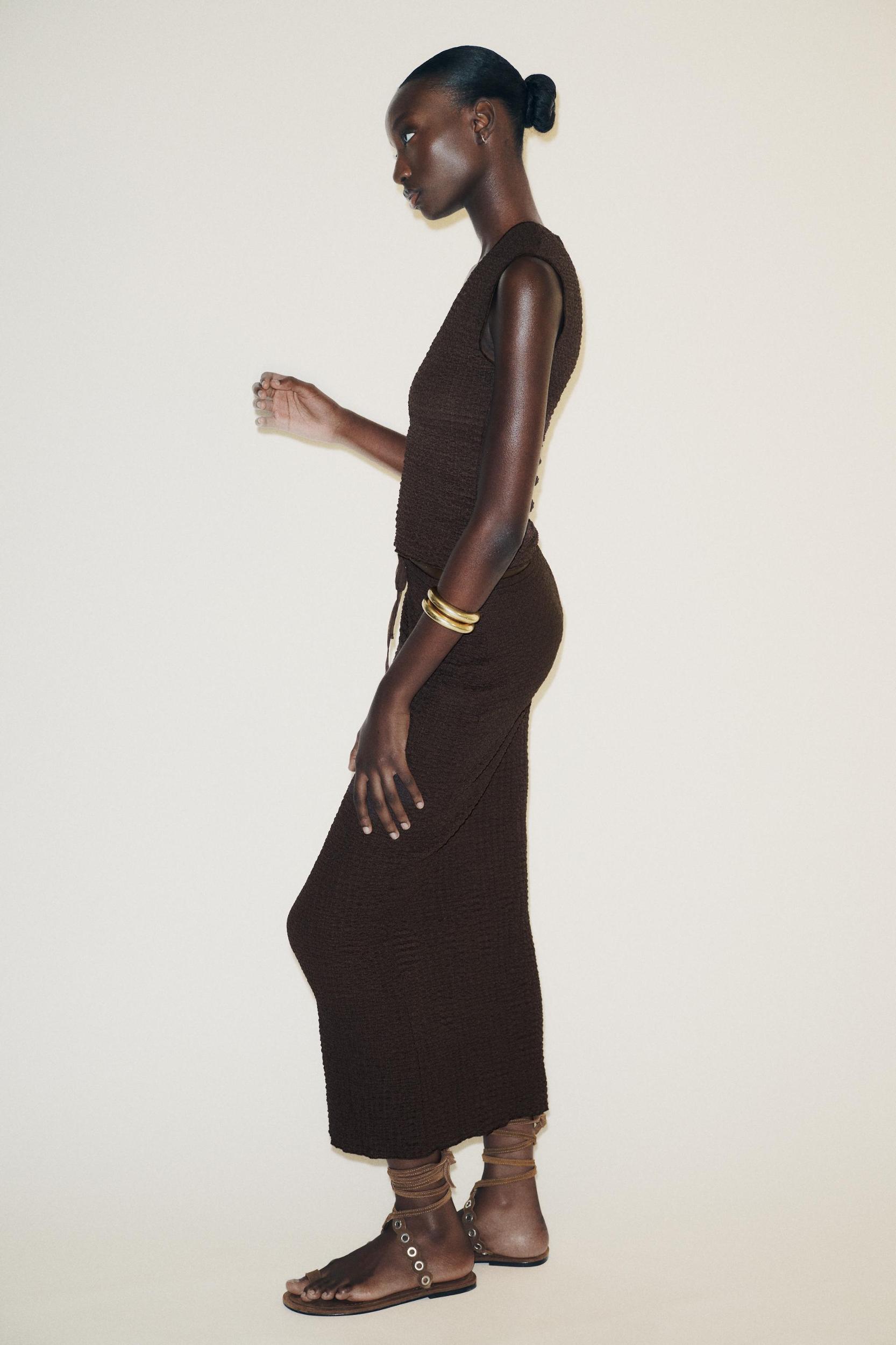 TEXTURED MIDI SKIRT Product Image