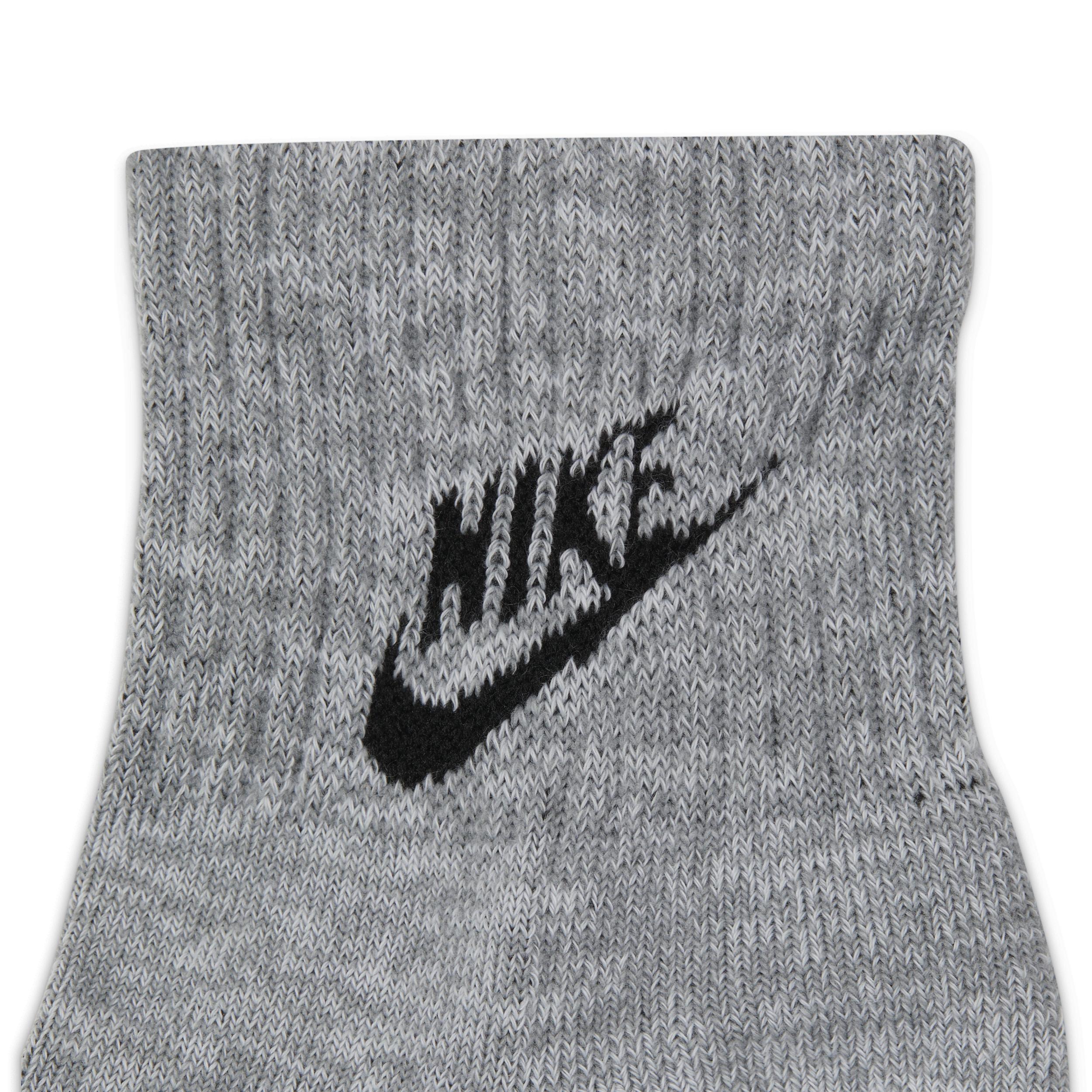 Nike Men's Everyday Plus Cushioned Ankle Socks Product Image