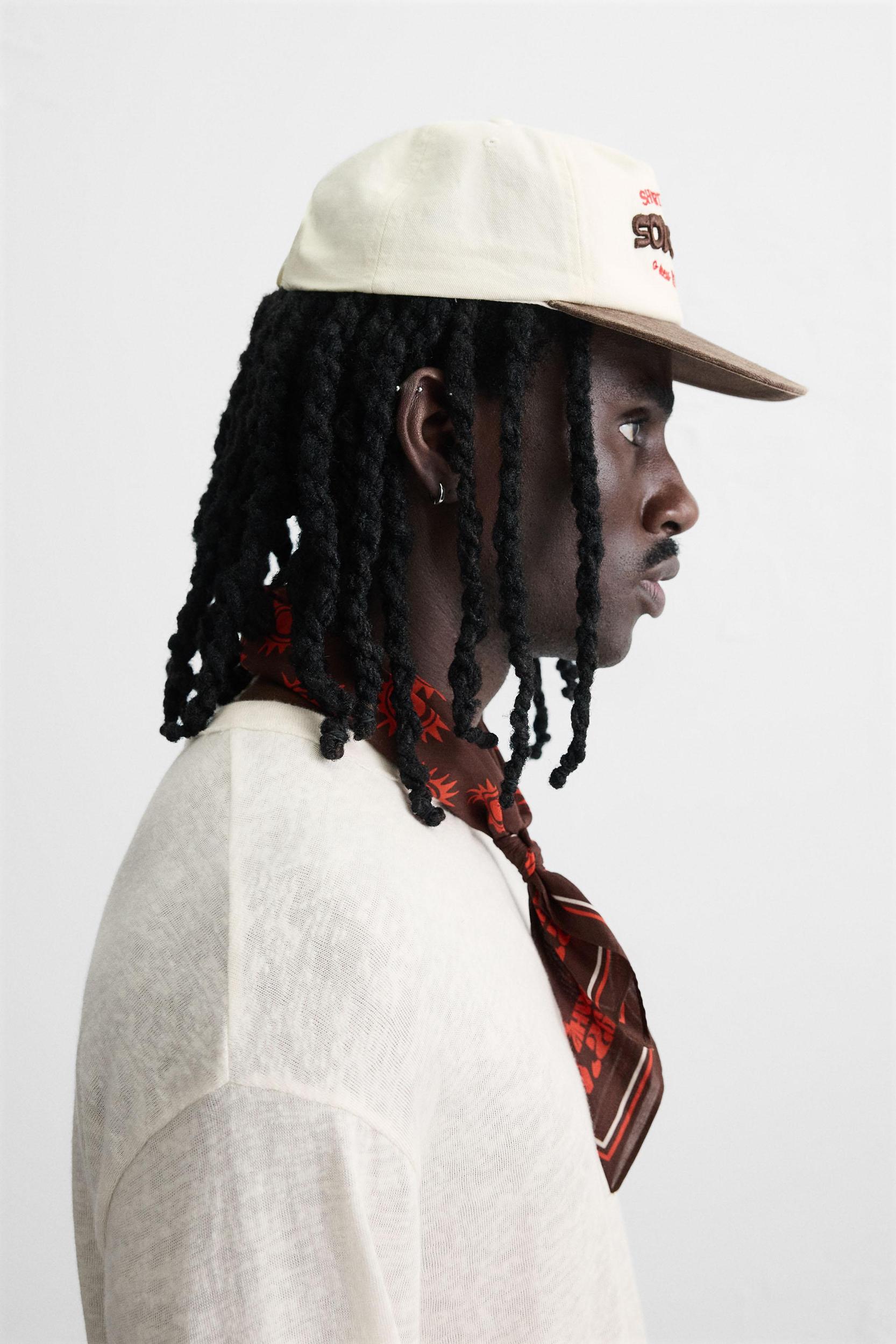 CONTRAST EMBROIDERY CAP Product Image