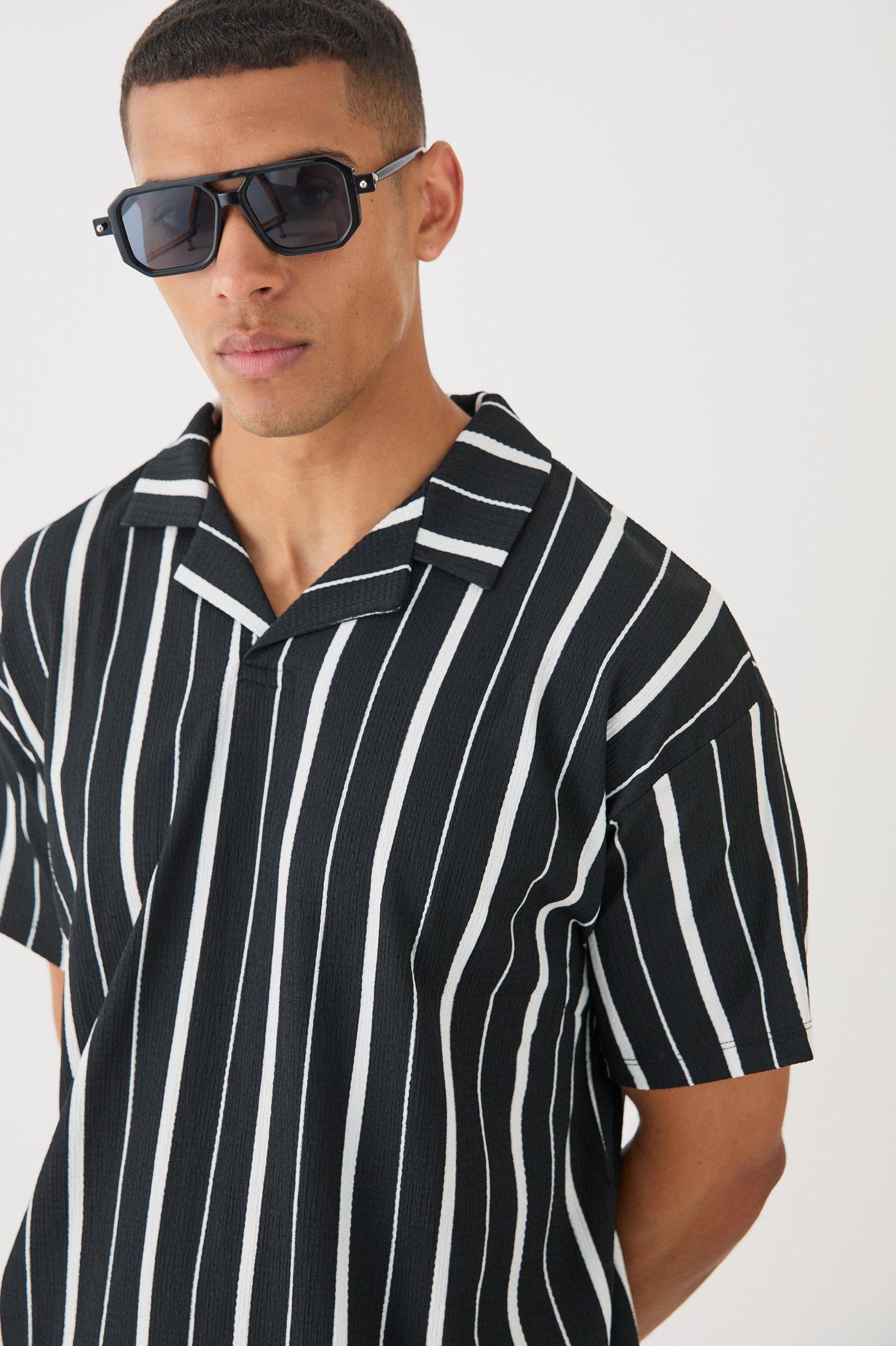Oversized Texture Revere Polo | boohooMAN USA Product Image