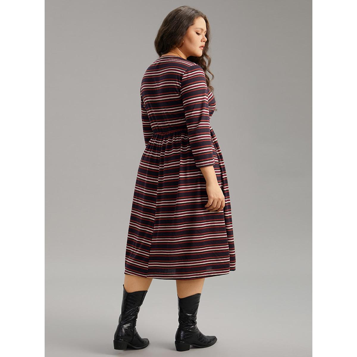 Plus Size Striped Print Round Neck Pocket Elastic Waist Dress Black Women Casual Printed Round Neck Long Sleeve Curvy Midi Dress BloomChic 18-20/2X Product Image
