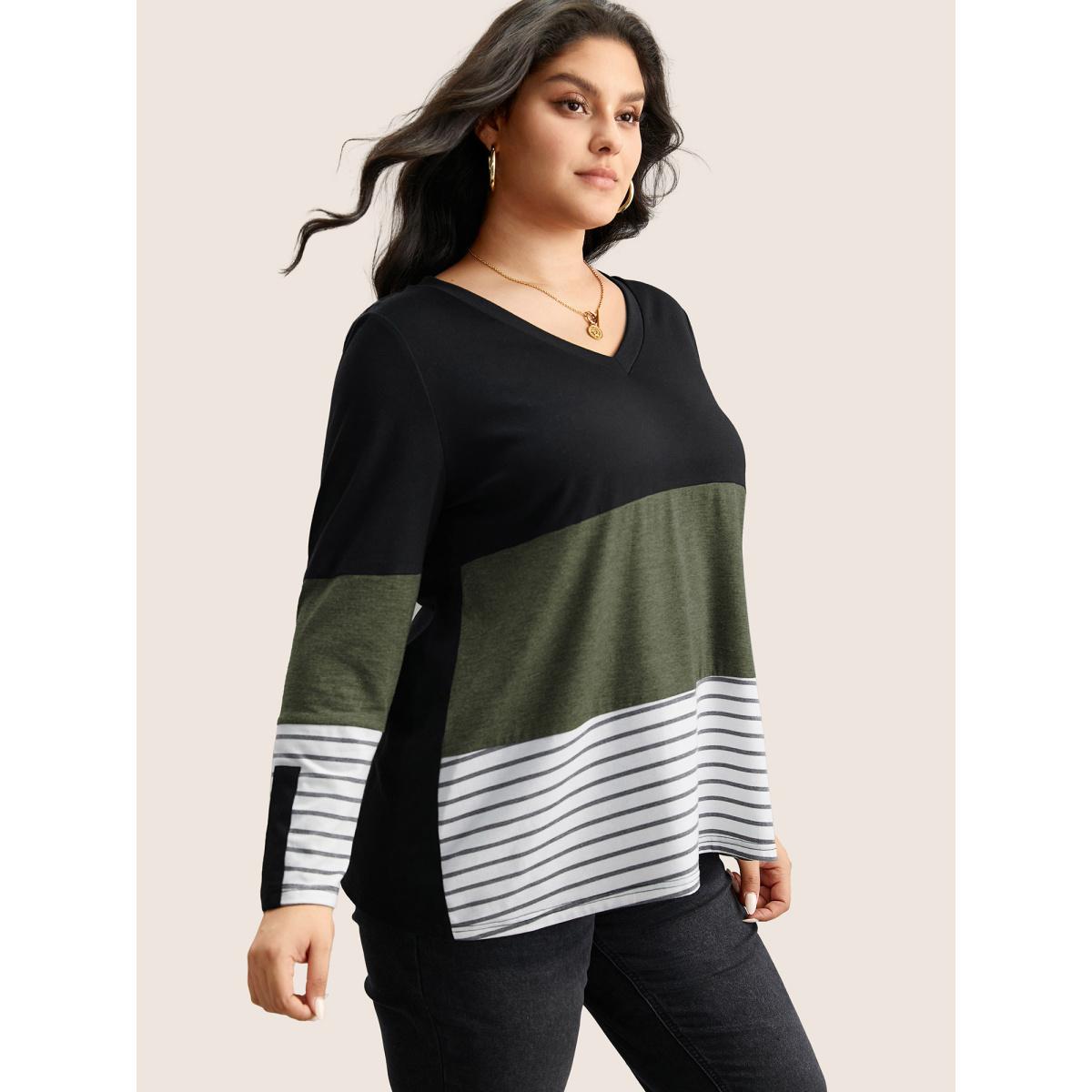 Plus Size Colorblock Contrast Striped V Neck T-shirt Green Women Leisure Contrast Striped V-neck Casual T-shirts BloomChic 30/6X Product Image