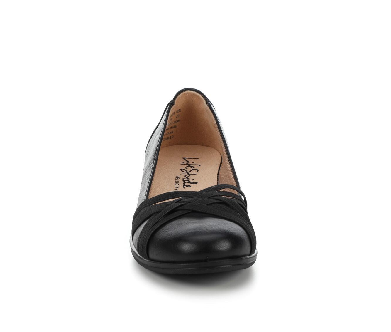 Women's LifeStride Incredible 2 Low Wedge Pumps Product Image