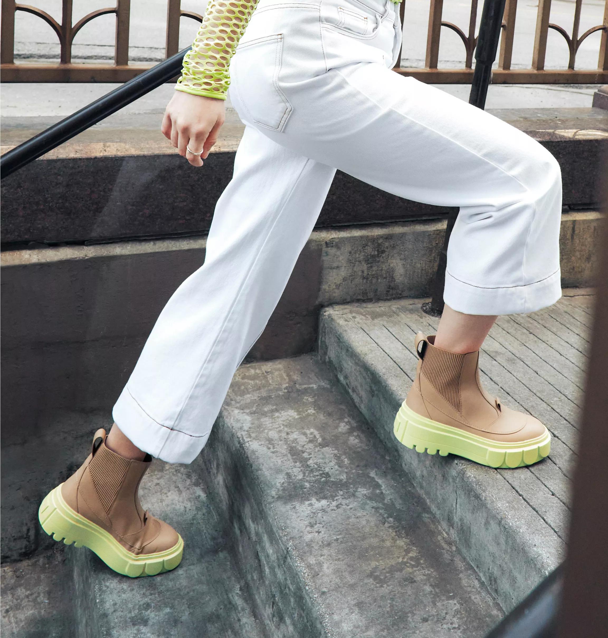 CARIBOU™ X Women's Chelsea Waterproof Boot Product Image