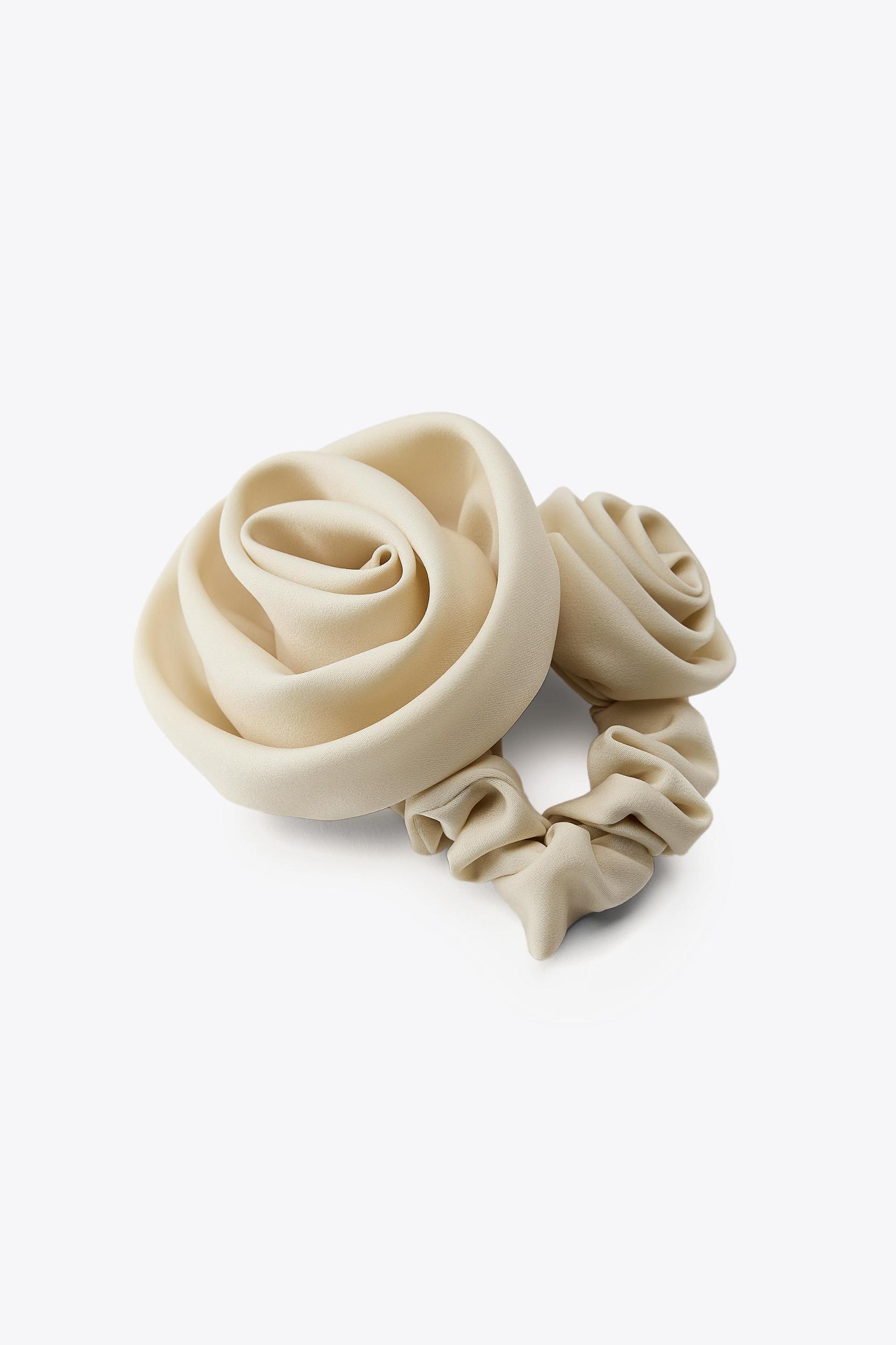 DOUBLE FLOWER SCRUNCHIE Product Image