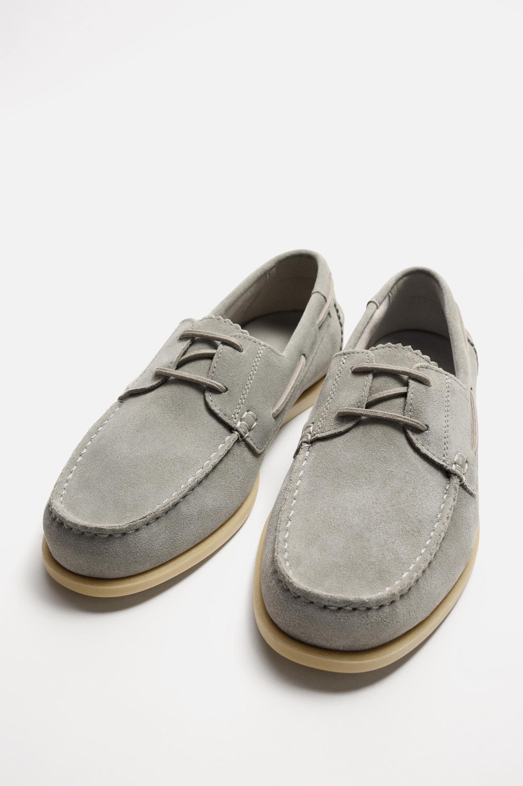 LEATHER DECK SHOES Product Image