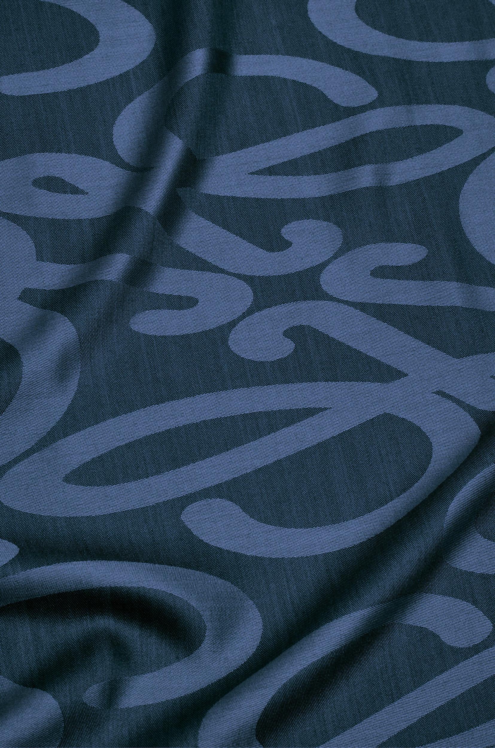 Scarf in silk and wool Product Image