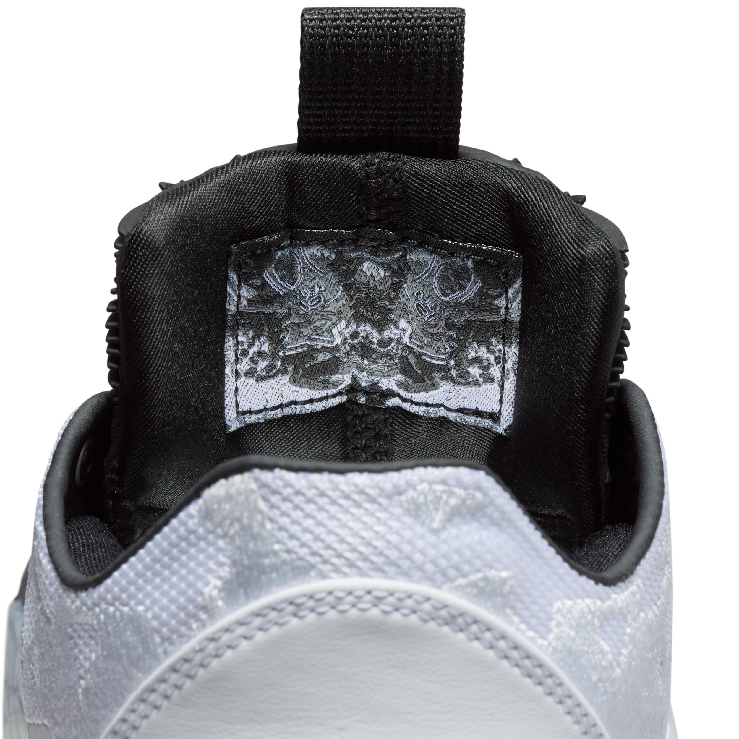 Mens Air Jordan XXXIX Croix Basketball Shoes | FQ0213-100 Product Image