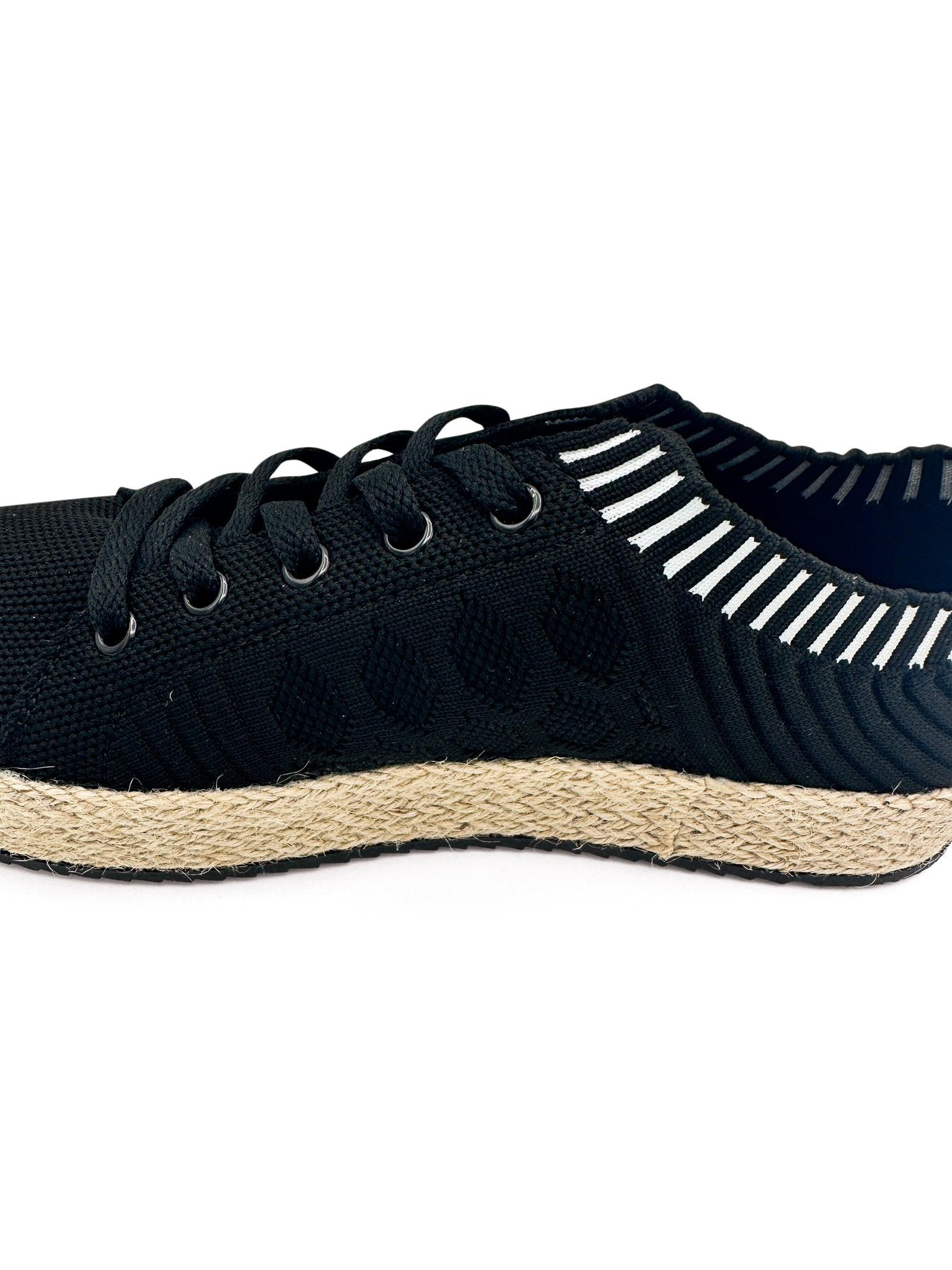 Yaras Sneakers in Black (Online Exclusive) Product Image