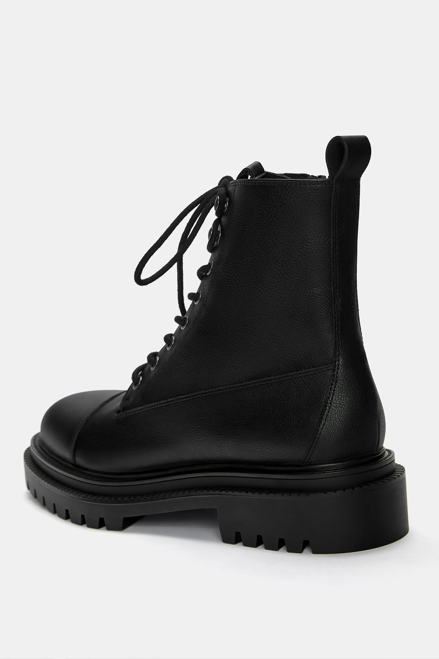 Lace-up boots Product Image