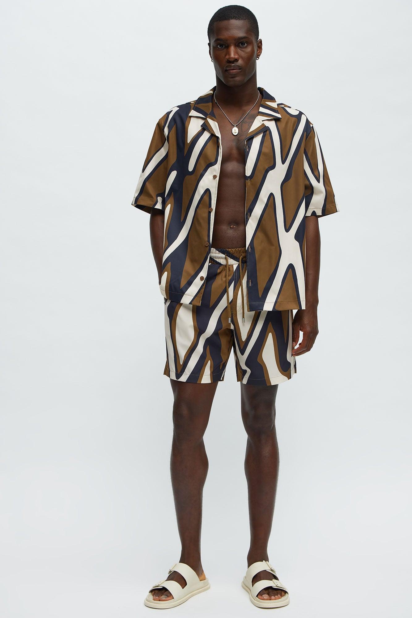 Cropped Chaos Current Printed Cuban Collar Short Sleeve Shirt - Brown Combo Male Product Image