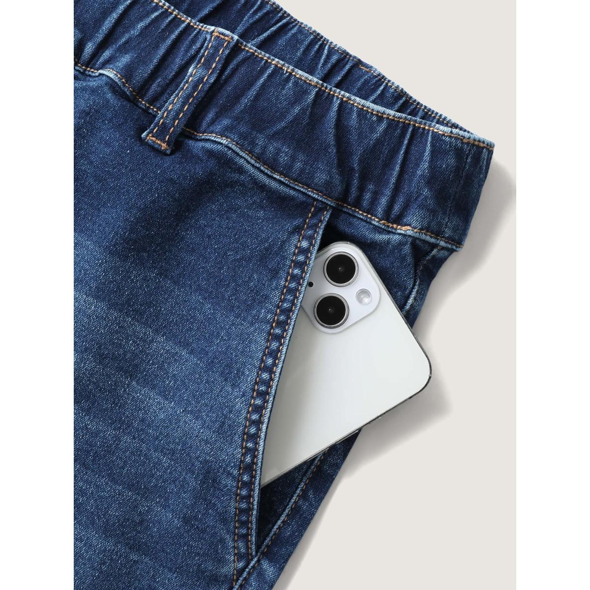 Plus Size No-Gap Waist Stretchy Denim Shorts Women Denimindigo Medium stretch Casual Slanted pocket Leisure Denim Shorts BloomChic 26/4X Product Image