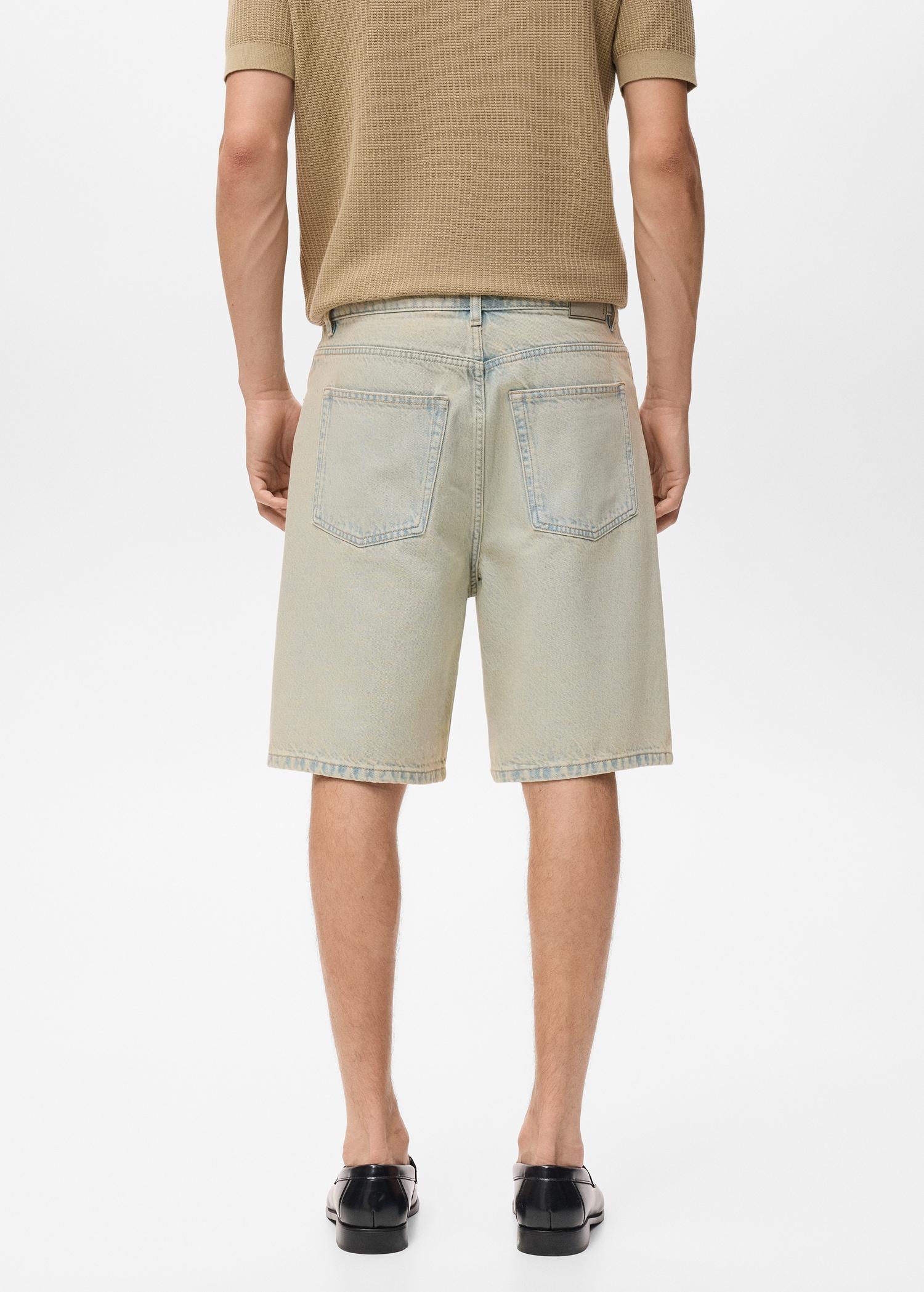 Denim relaxed-fit bermuda shorts - Men | MANGO USA Product Image
