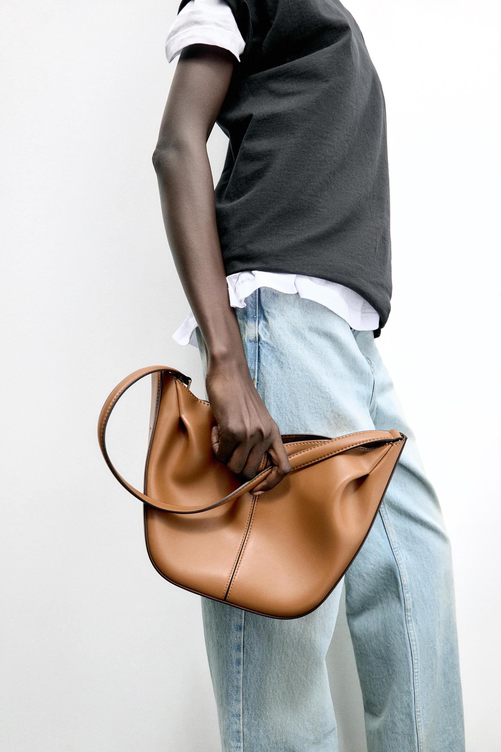 GATHERED SHOPPER Product Image