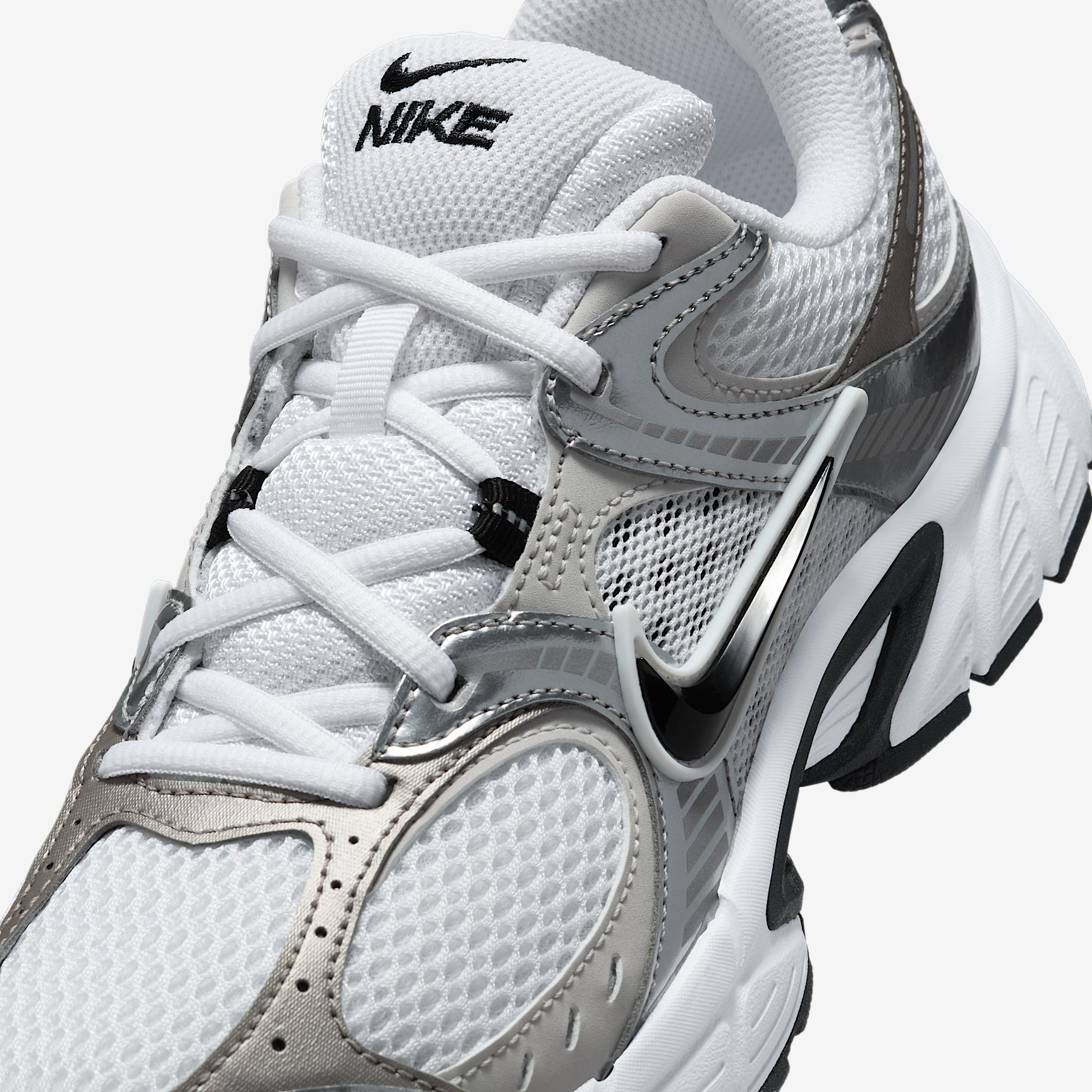 Nike Womens V5 RNR Shoes with Reflective Accents | HQ7901-107 Product Image