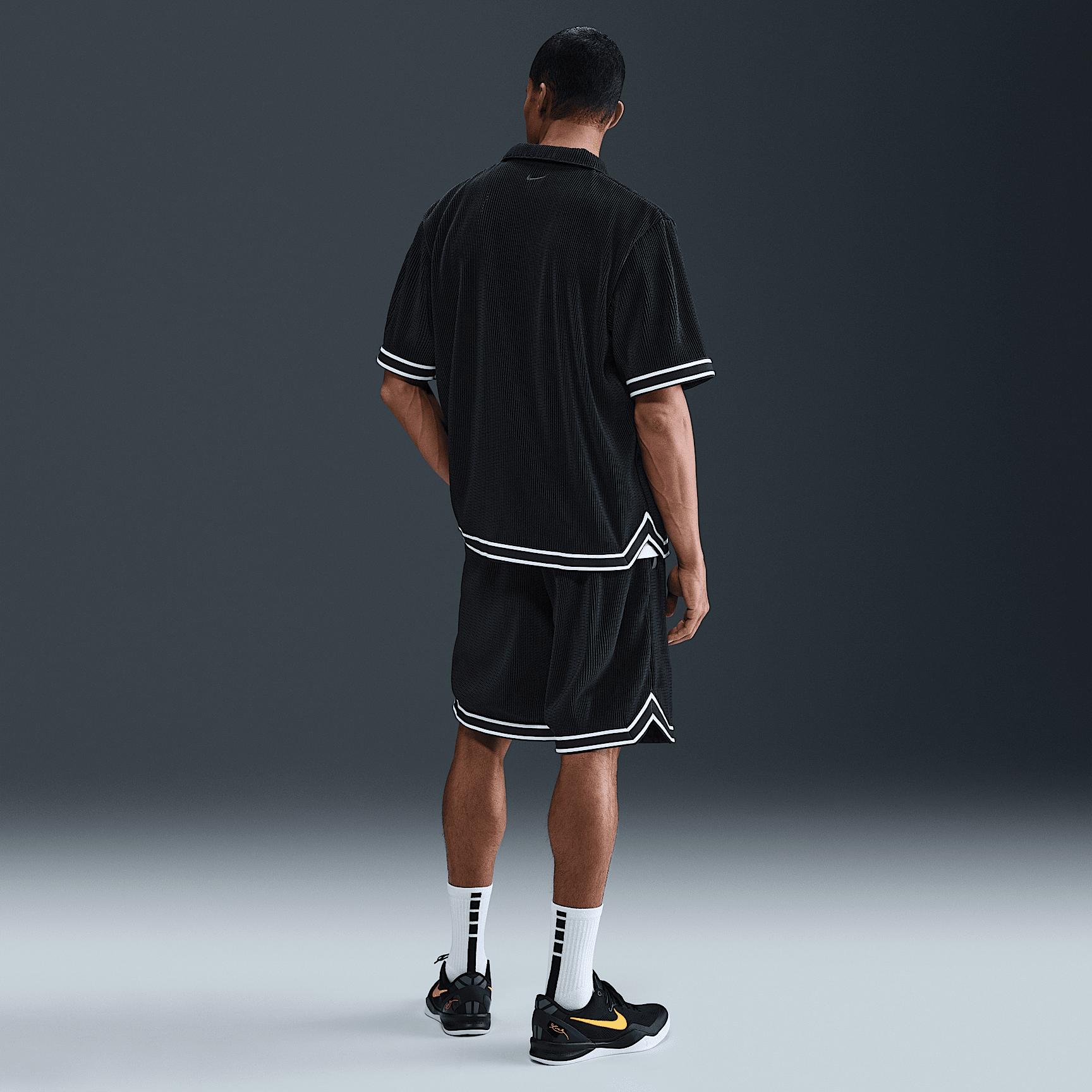 Nike Men's Kobe Pleated Basketball Shorts Product Image