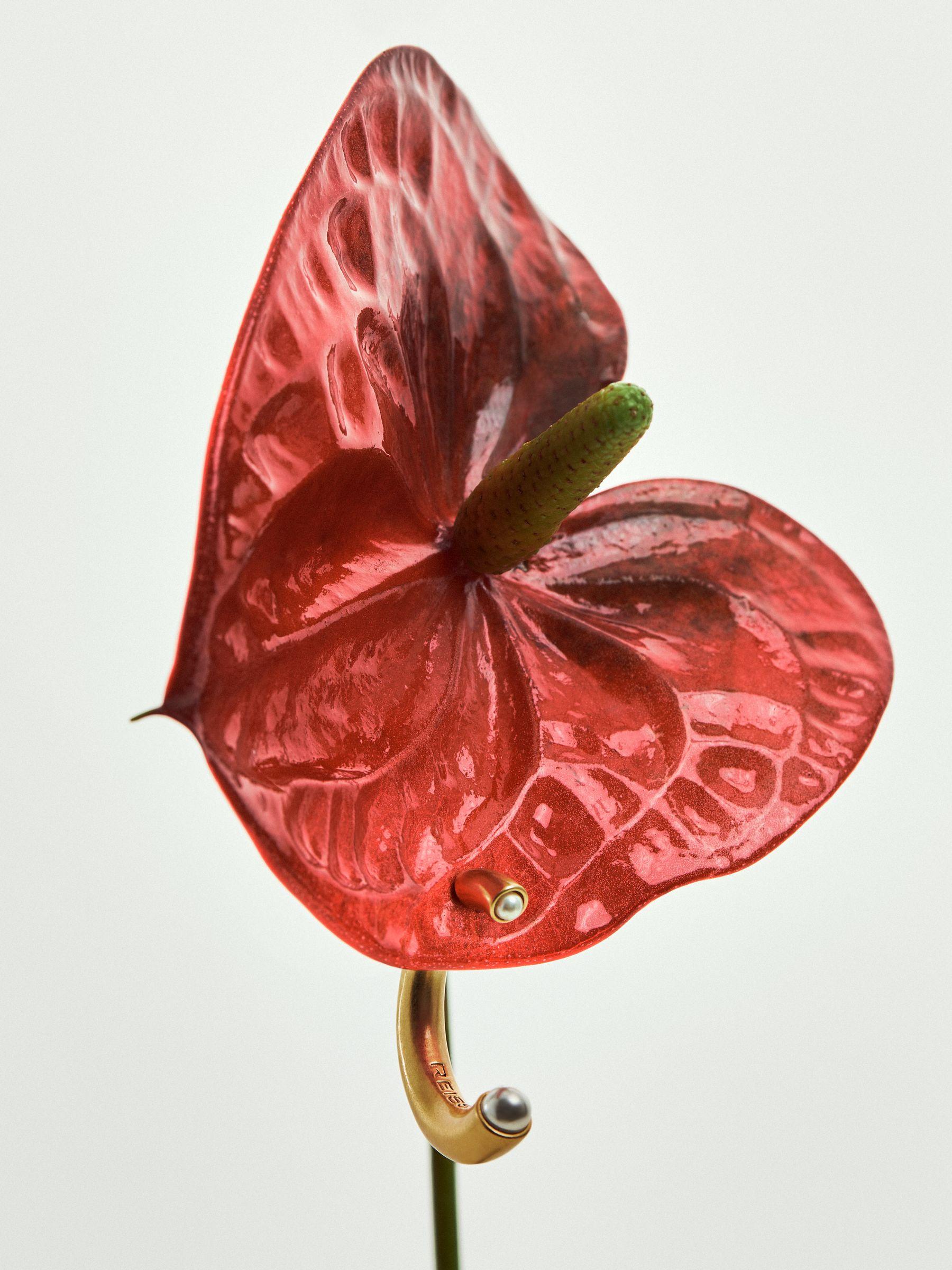 Tone Textured Pebble Pendant Necklace in Gold Product Image