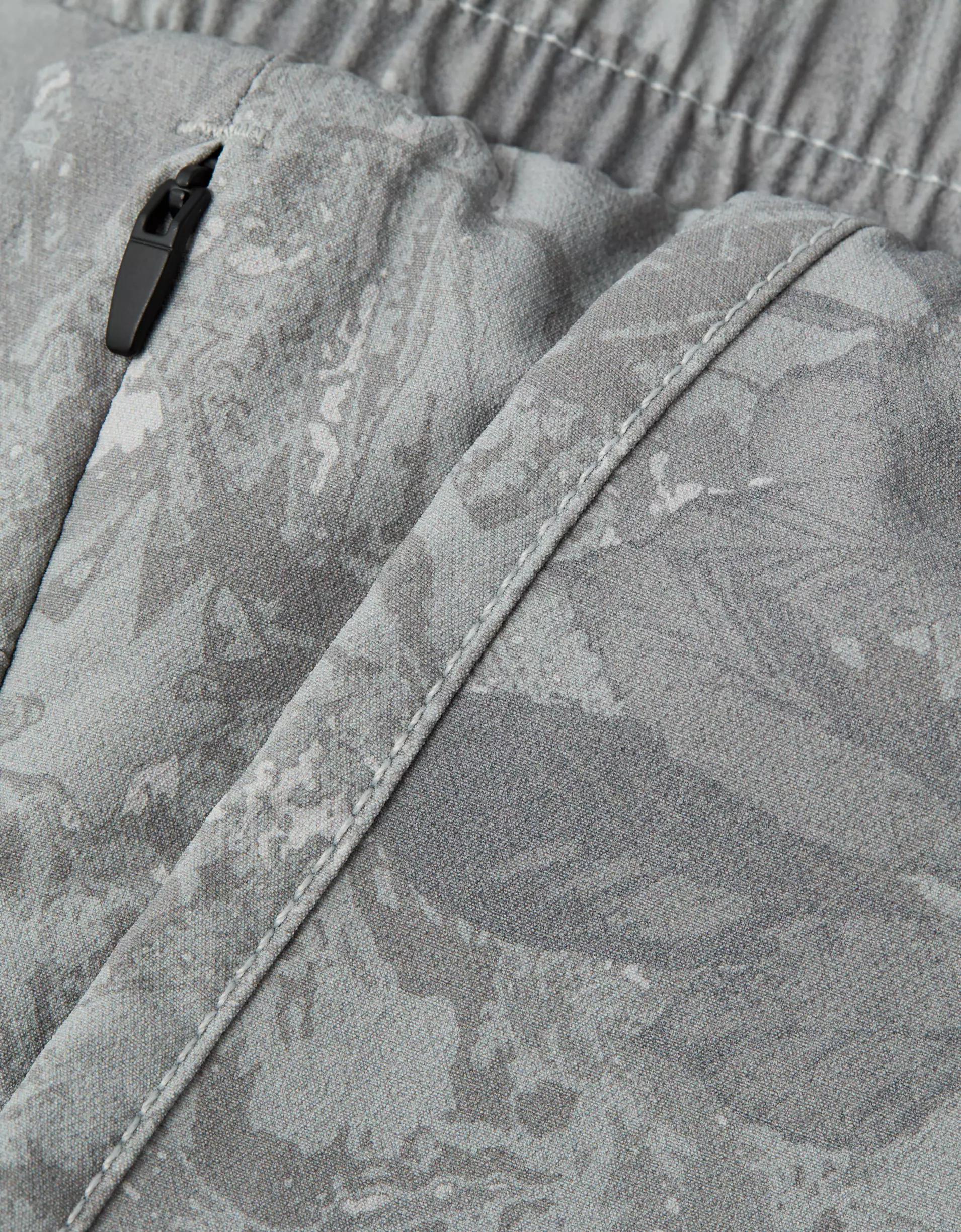 AE 24/7 6" Flex Hybrid Short Product Image