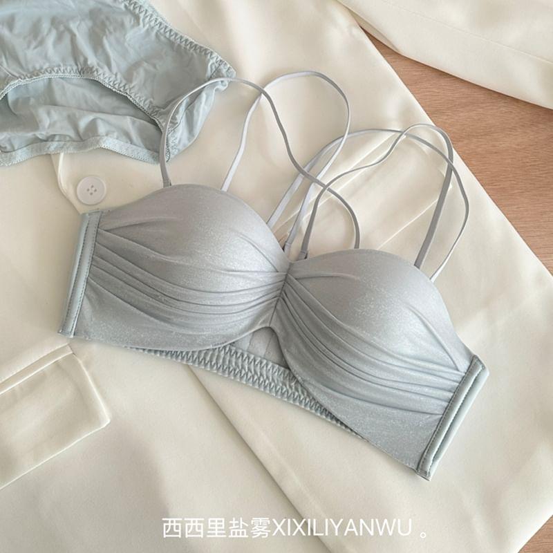 Plain Ruched Cutout Wireless Bra Product Image