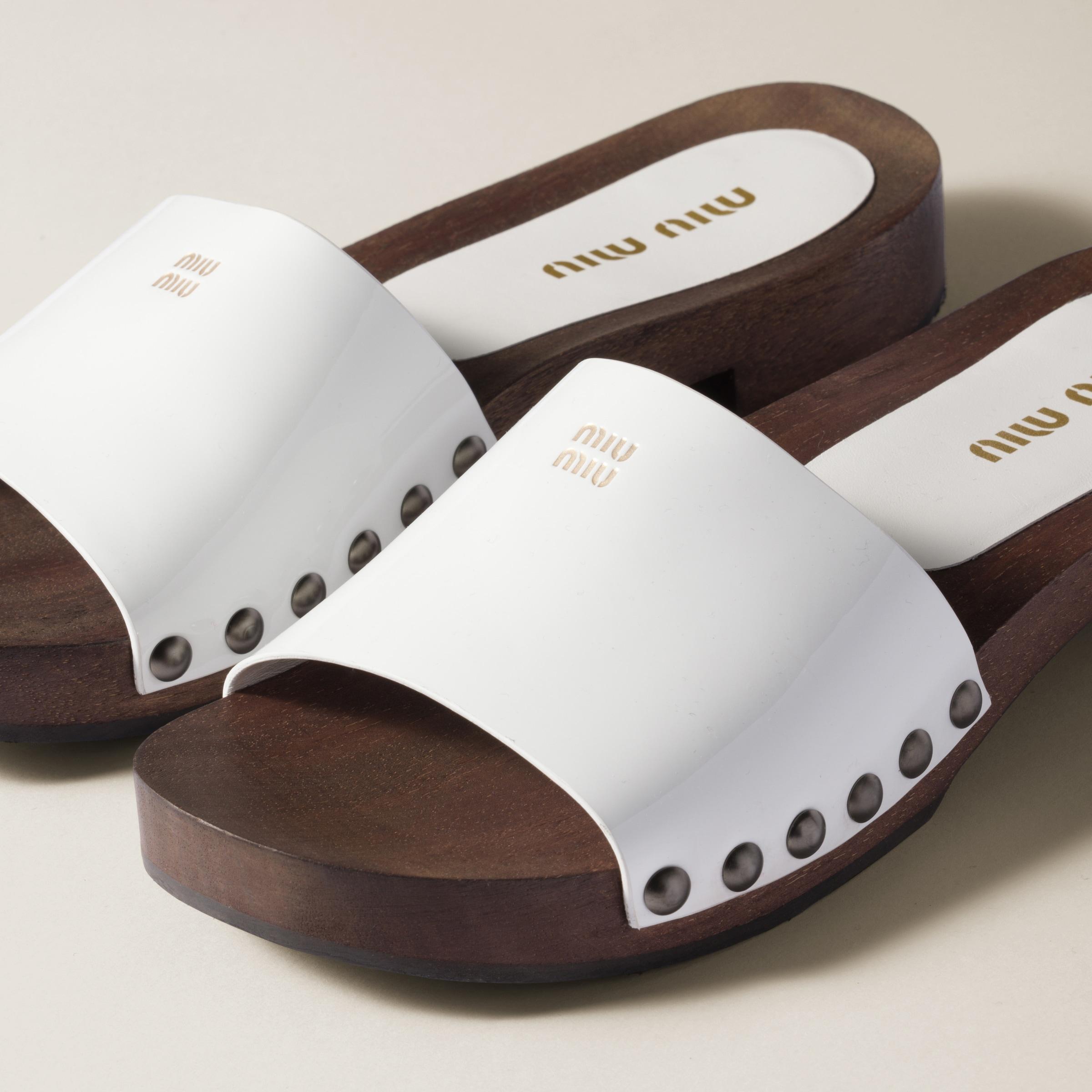 MIU MIU Wood Sole Flat Sandals With Studded Side In White Product Image