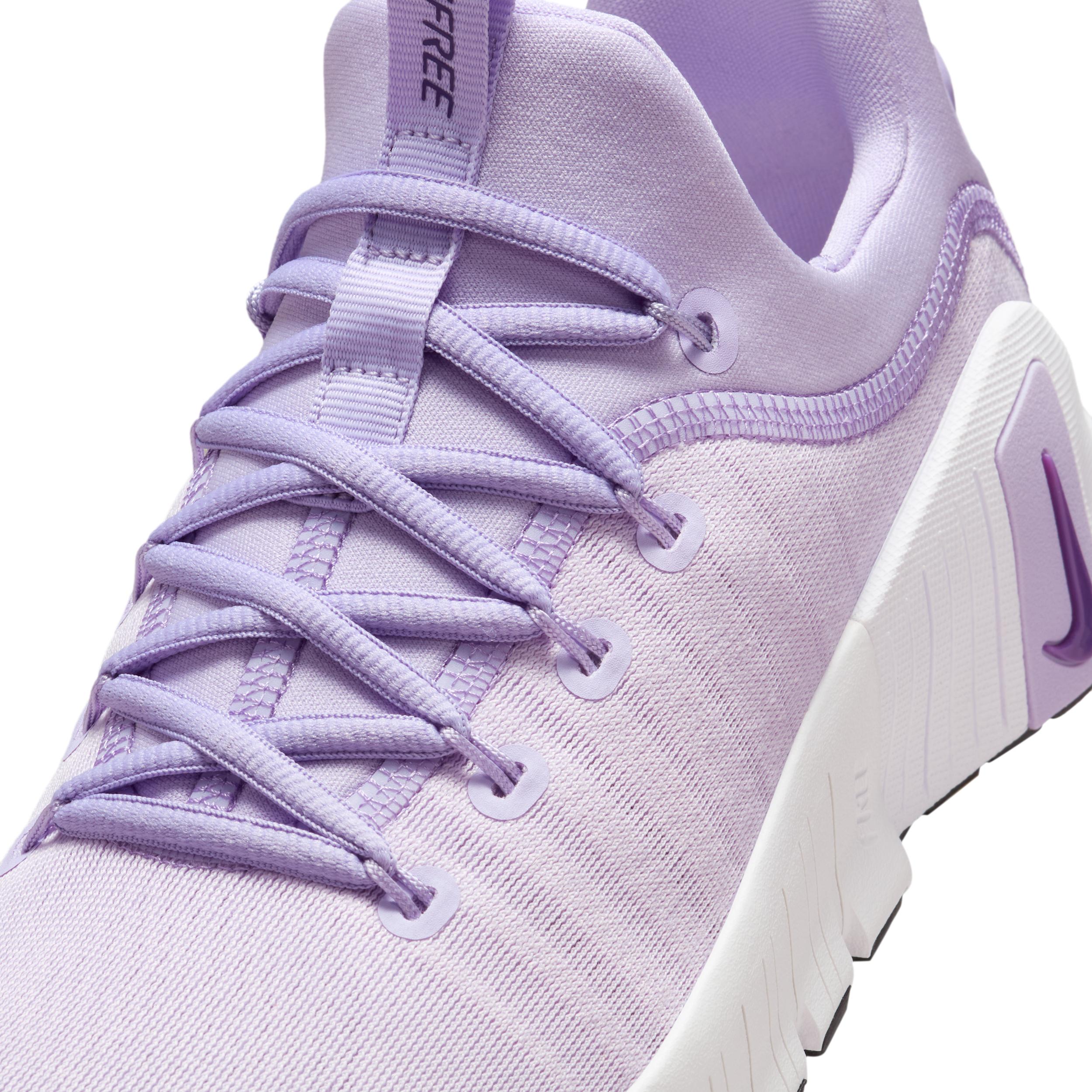 Nike Womens Free Metcon 6 Workout Shoes | FJ7126-011 Product Image