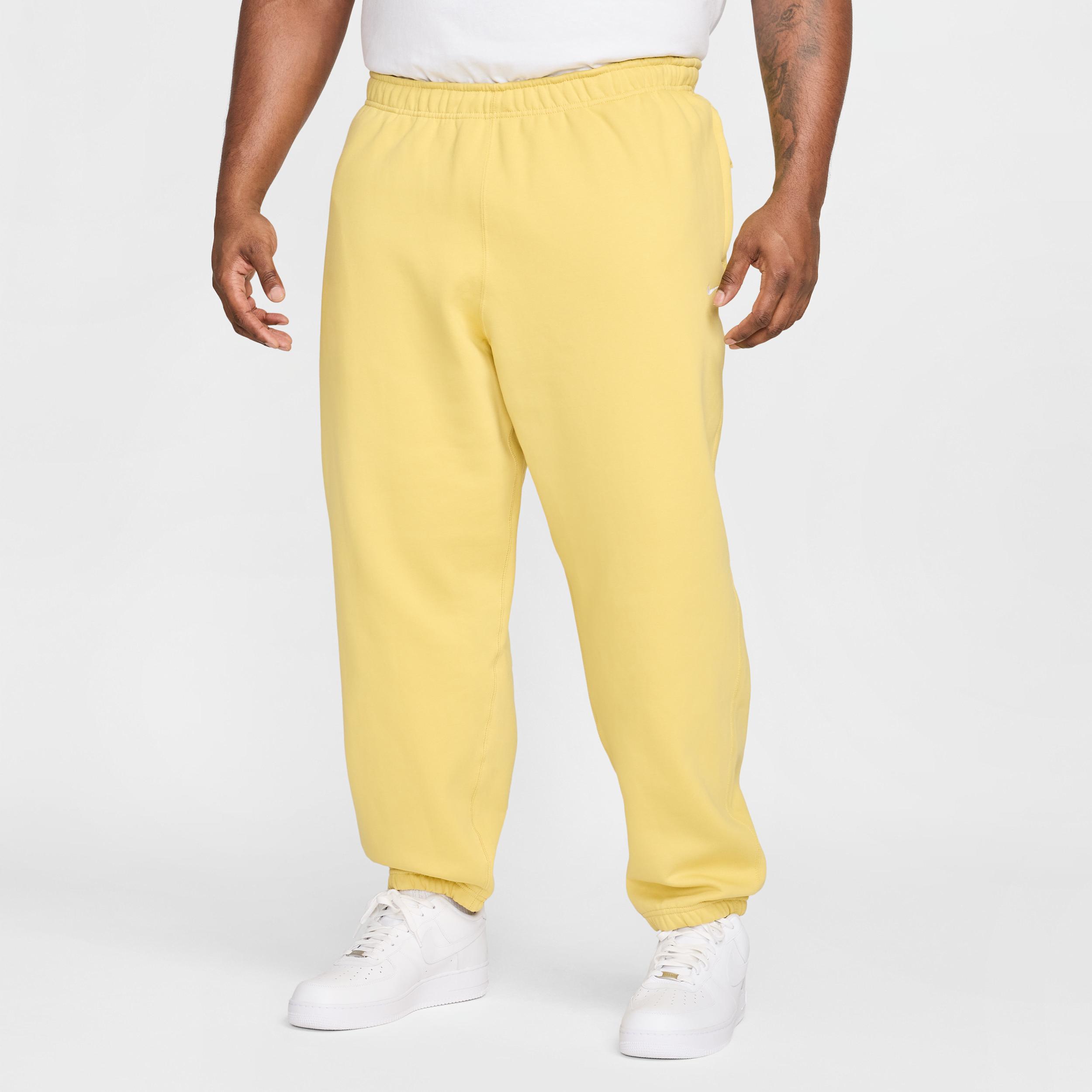 Nike Men's Solo Swoosh Fleece Pants Product Image