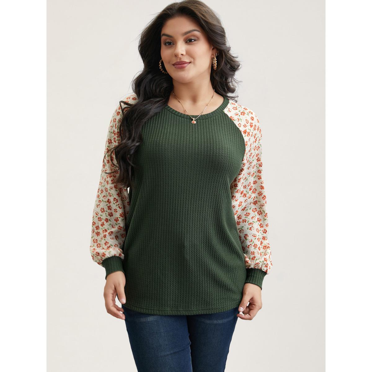 Plus Size Color-Block Printed Raglan Sleeve Waffle Knit T-Shirt ArmyGreen Women Elegant Texture Natural Flowers Round Neck Everyday T-shirts BloomChic 28/5X Product Image