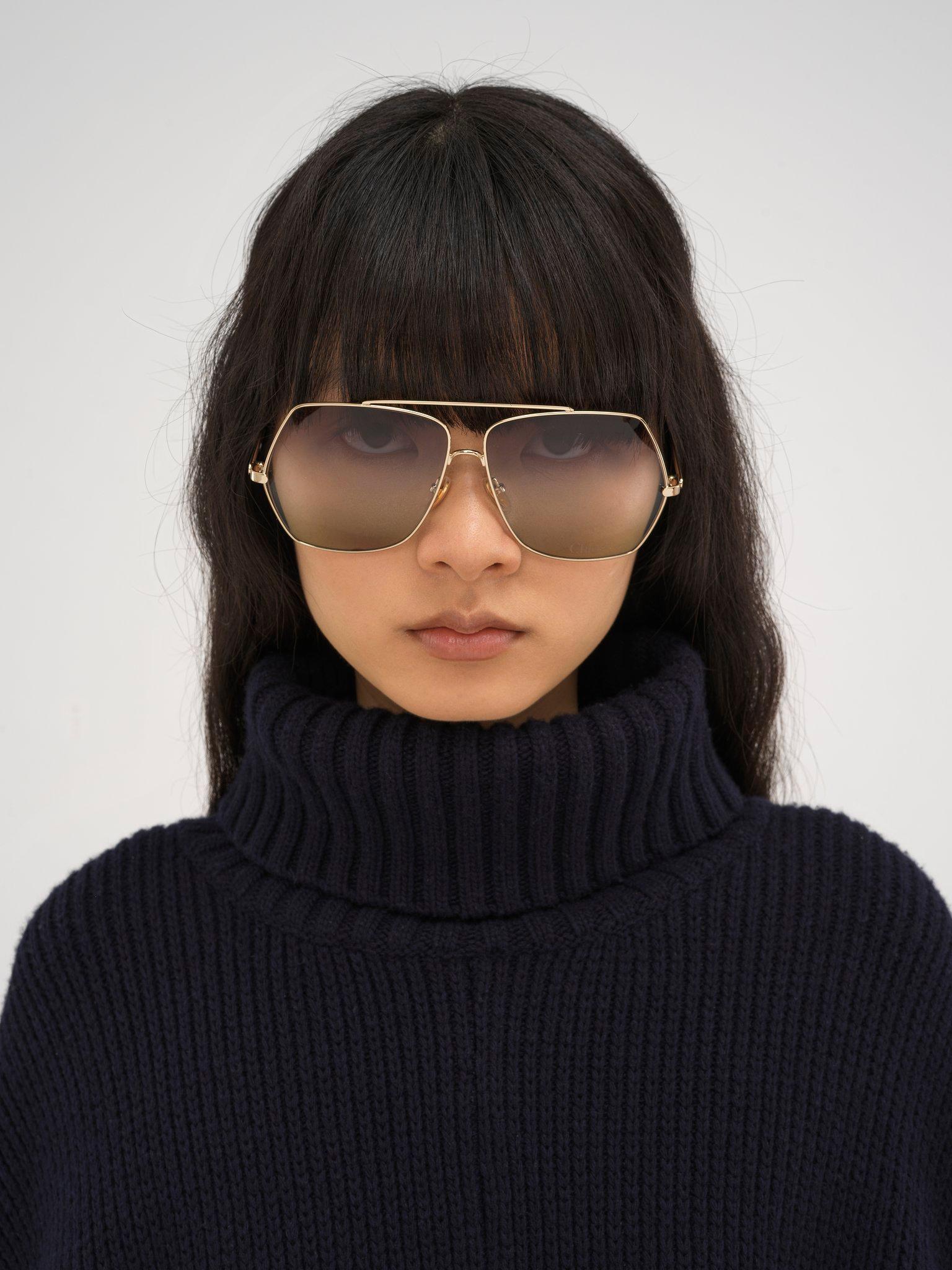 Short turtleneck cape Product Image