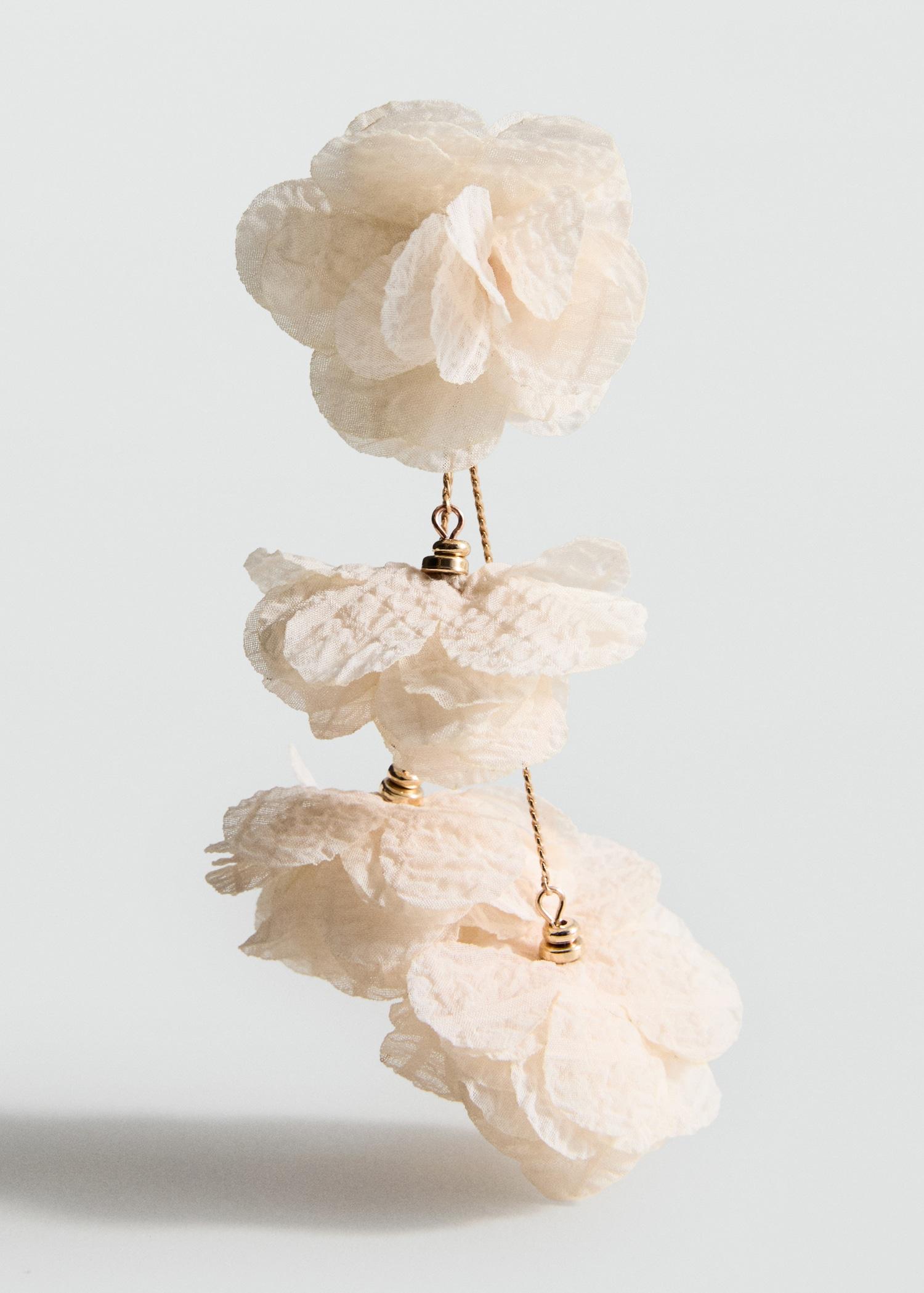 Woven flower earrings - Women | MANGO USA Product Image