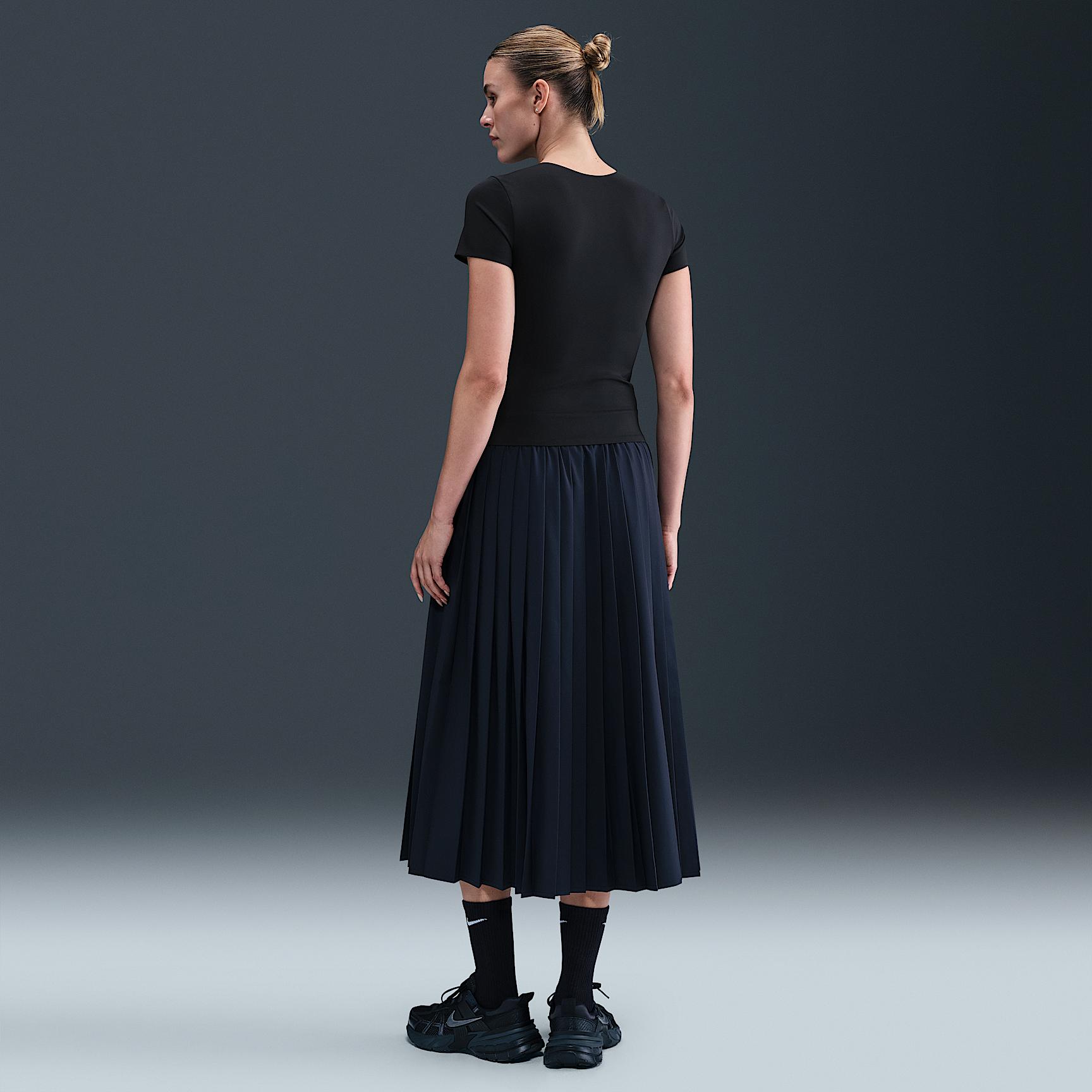 Nike Womens Form Short-Sleeve Top | HQ8079-011 Product Image