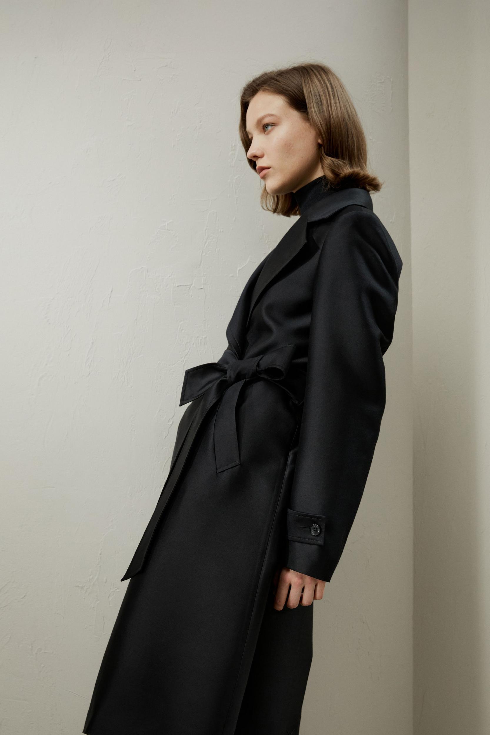 Silk-Wool Mixed Trenchcoat Product Image