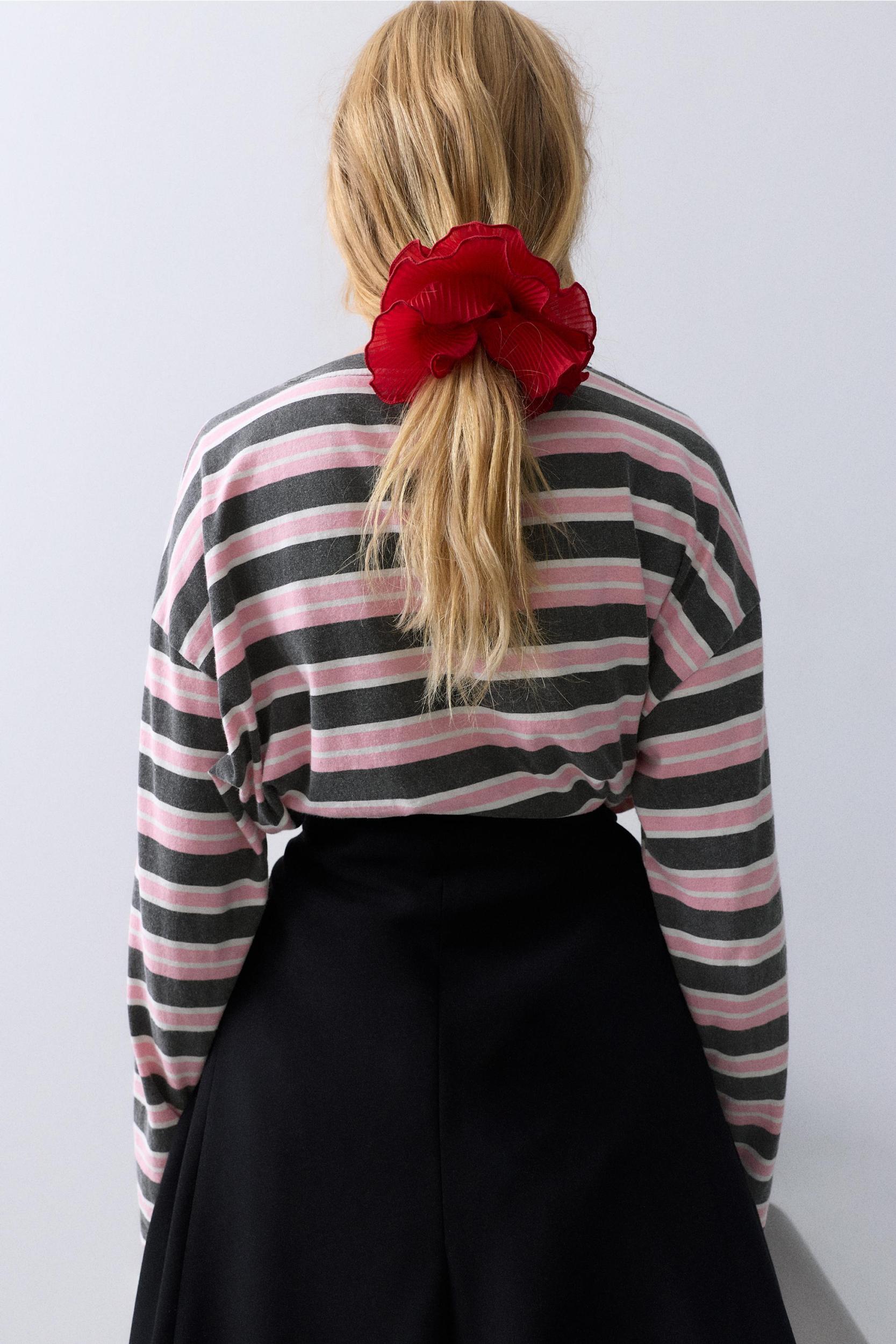 Pleated scrunchie Product Image