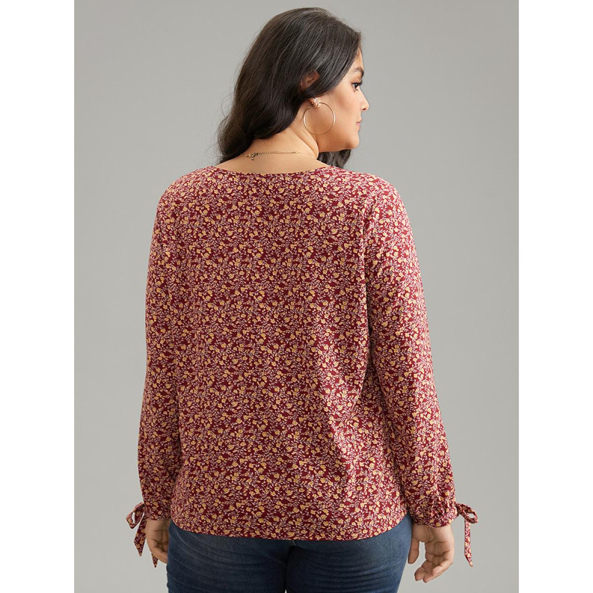 Plus Size Scarlet Ditsy Floral Ties V Neck Pleated Blouse Women Elegant Long Sleeve V-neck Dailywear Blouses BloomChic 26/4X Product Image
