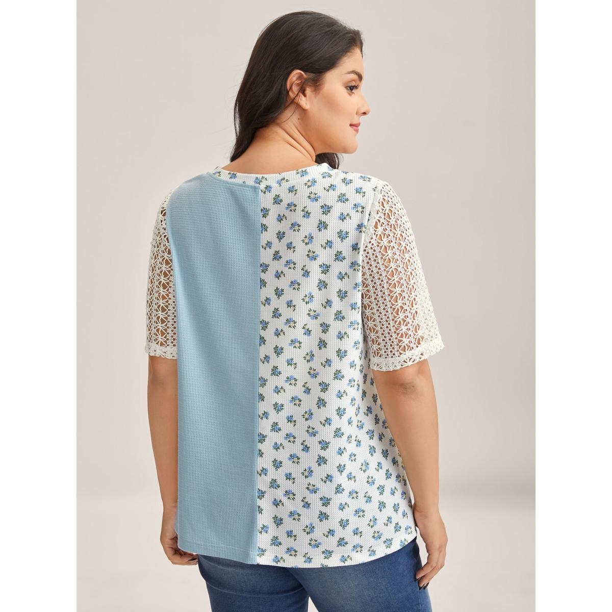 Plus Size Waffle Grid Floral V-Neck T-Shirt Multicolor Women Texture V-neck Casual T-shirts BloomChic 14-16/1X Product Image