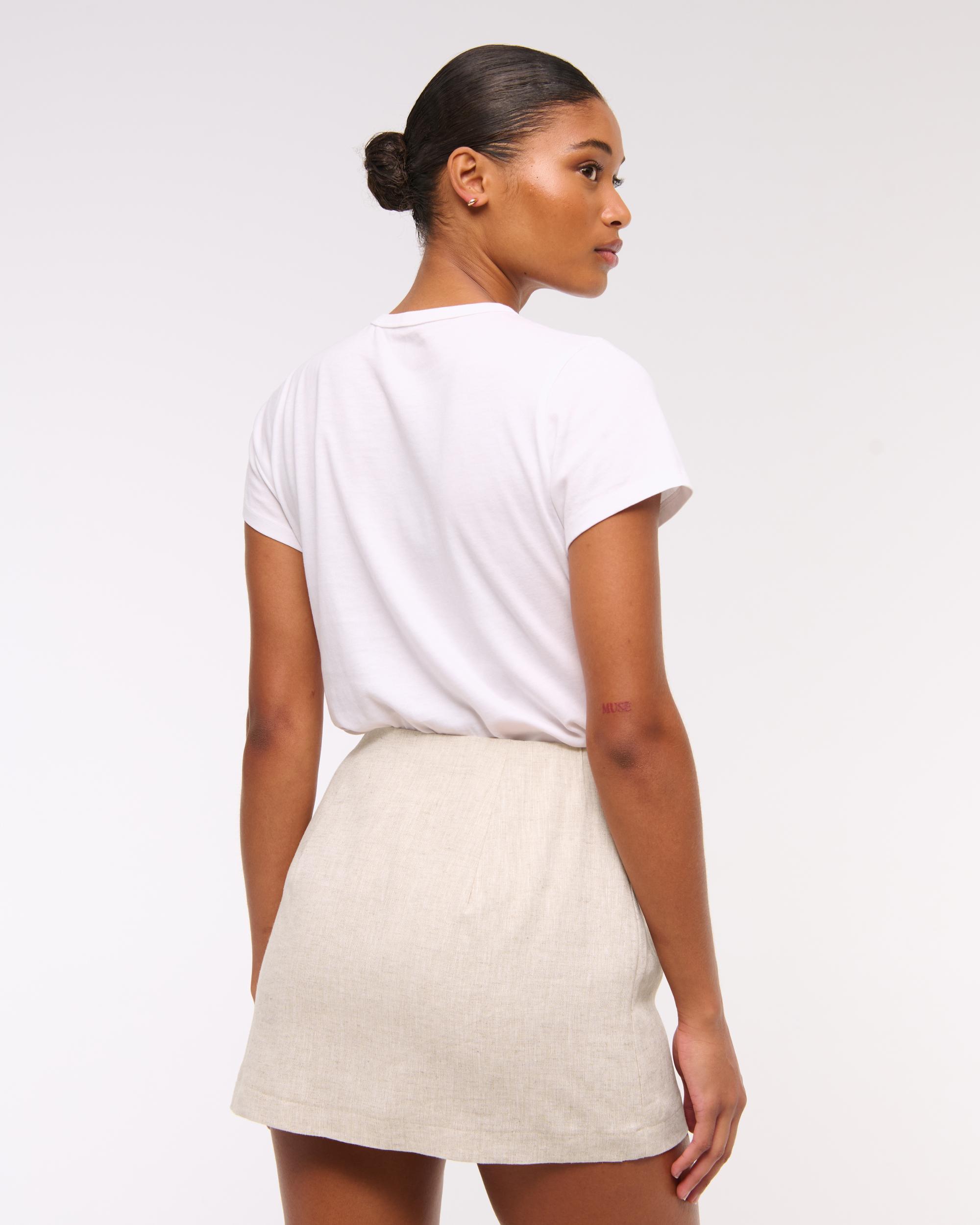 The A&F Scarlett Curve Love Linen-Blend Mini Skort Product Image