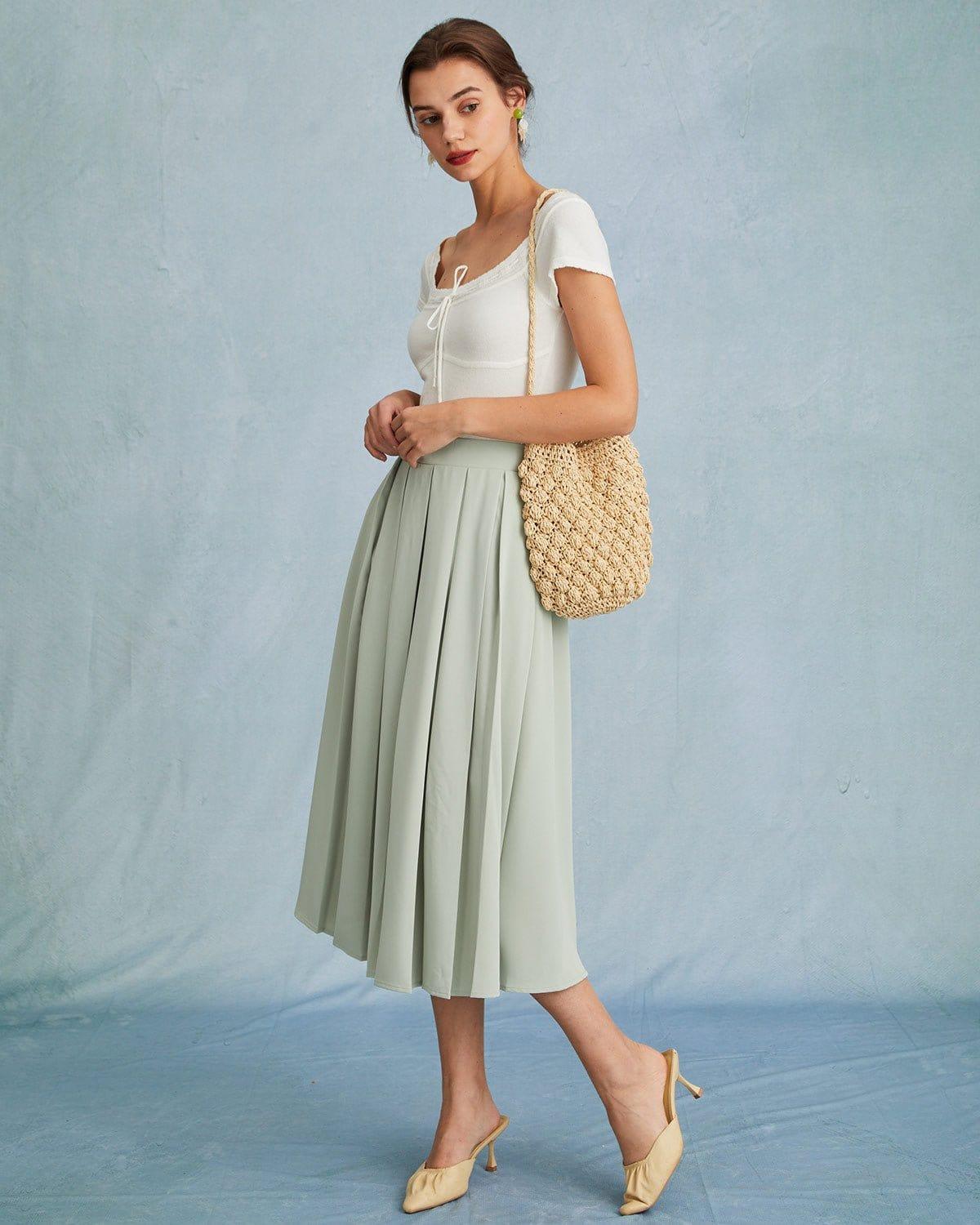 The White Scoop Neck Short Sleeve Knit Tee Product Image