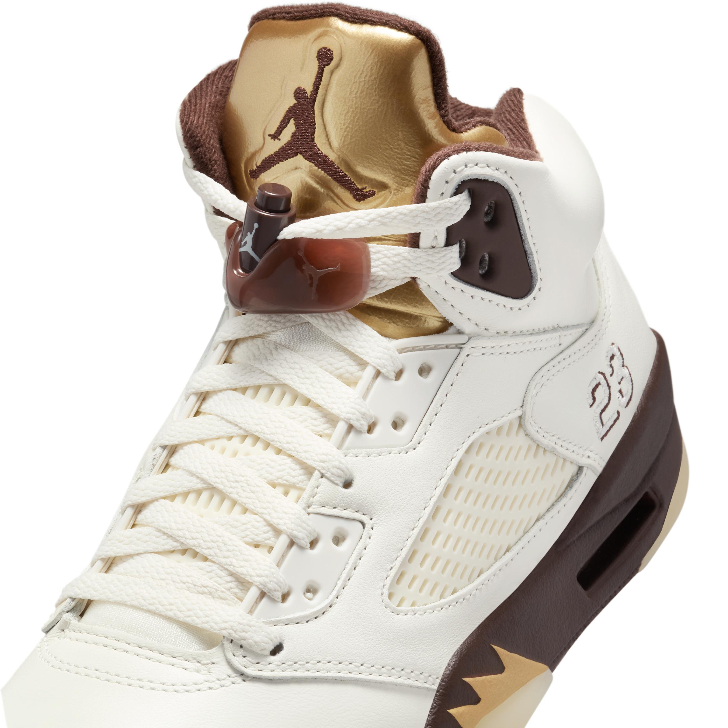 Womens Air Retro 5 Basketball Shoes Product Image