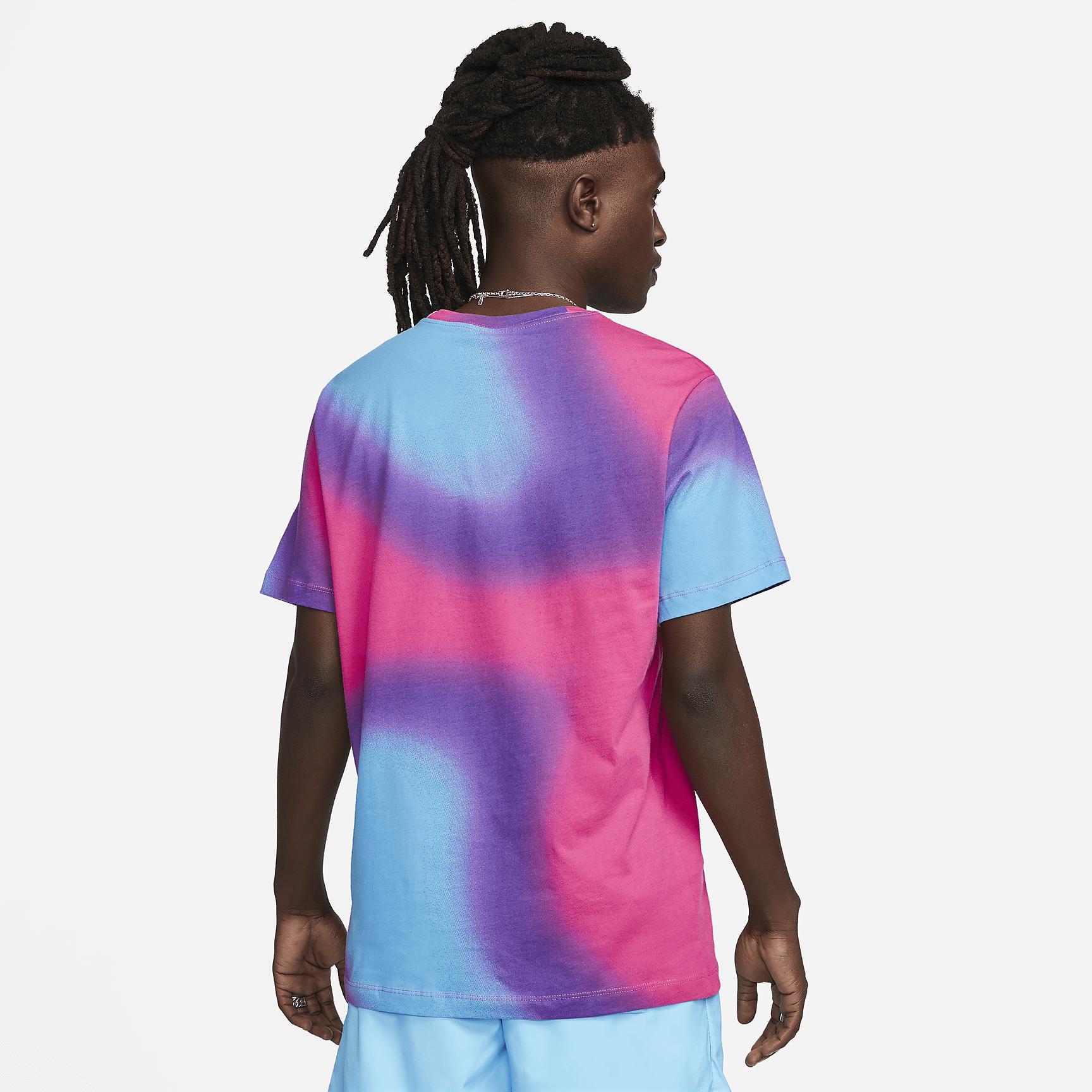 Nike Sportswear Men's T-Shirt Product Image