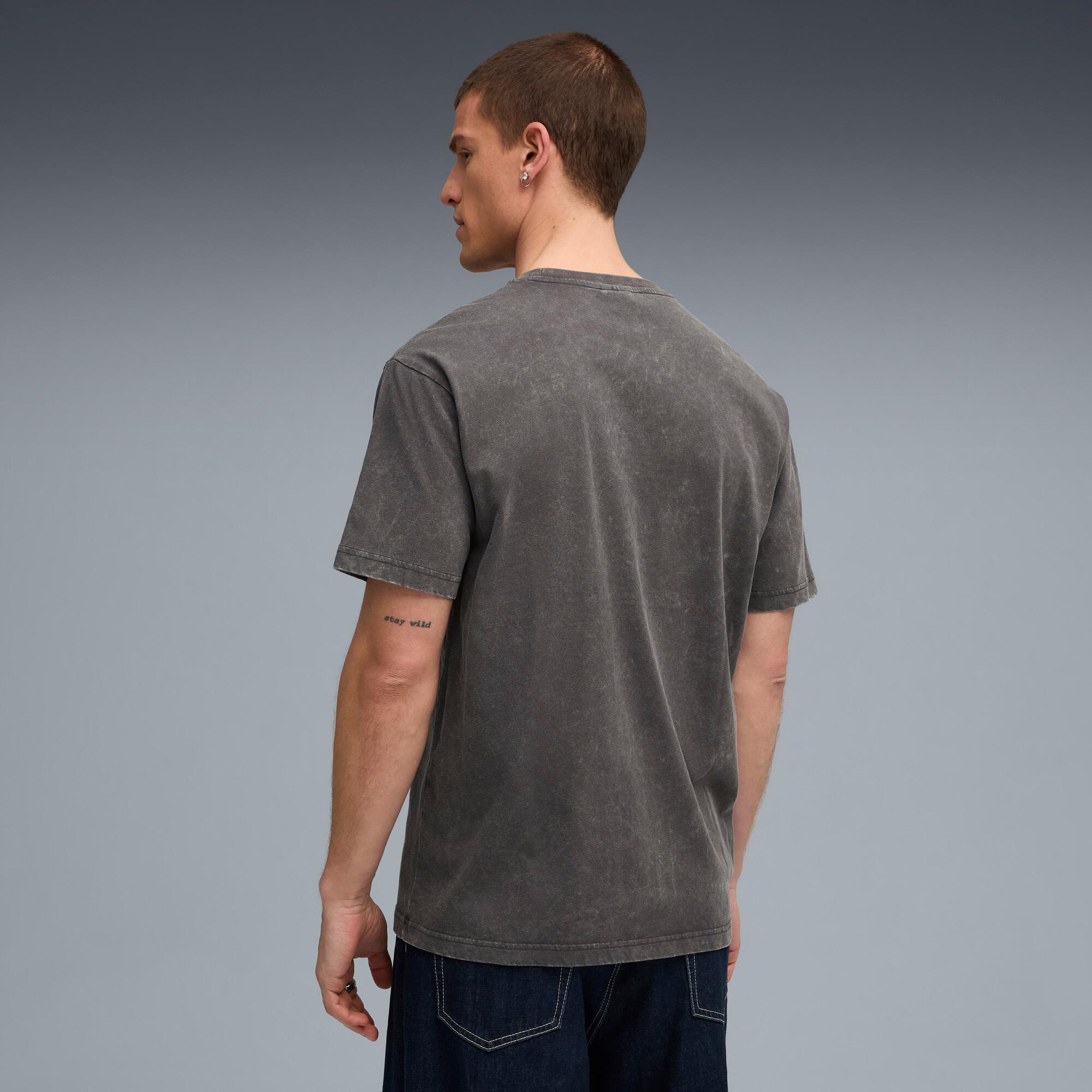 PUMA Graphic Relaxed Washed T-Shirt Men in Dusky Grey Product Image
