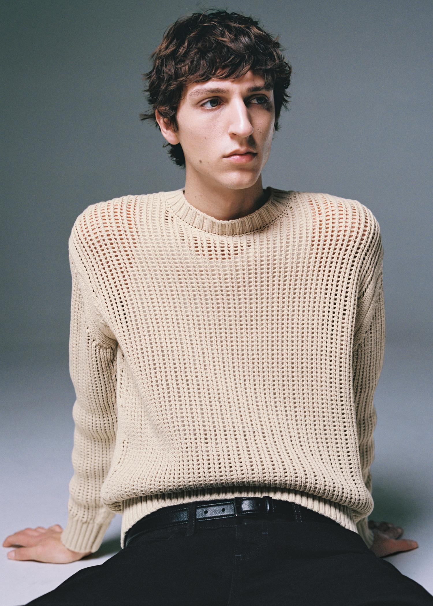100% cotton openwork knitted sweater - Men | MANGO USA Product Image