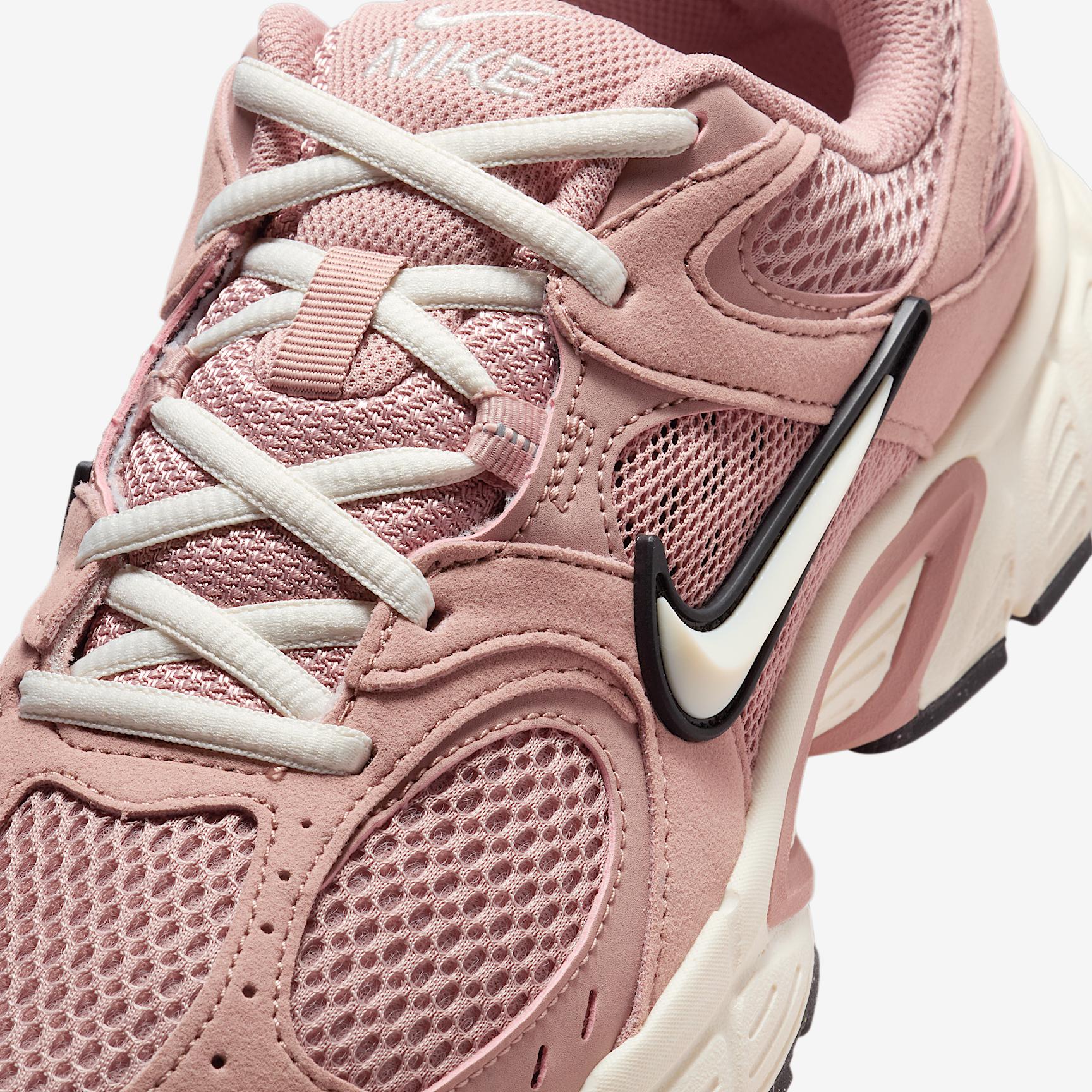 Nike Womens V5 RNR Shoes | II6294-600 Product Image