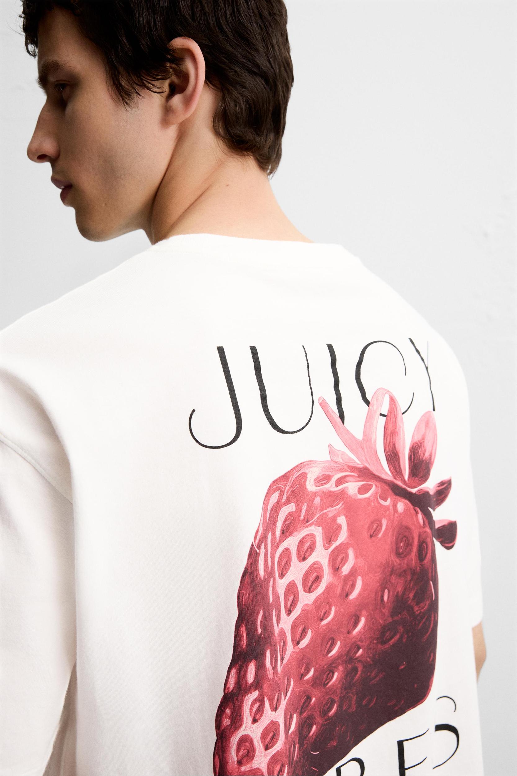 STRAWBERRY PRINT T-SHIRT Product Image