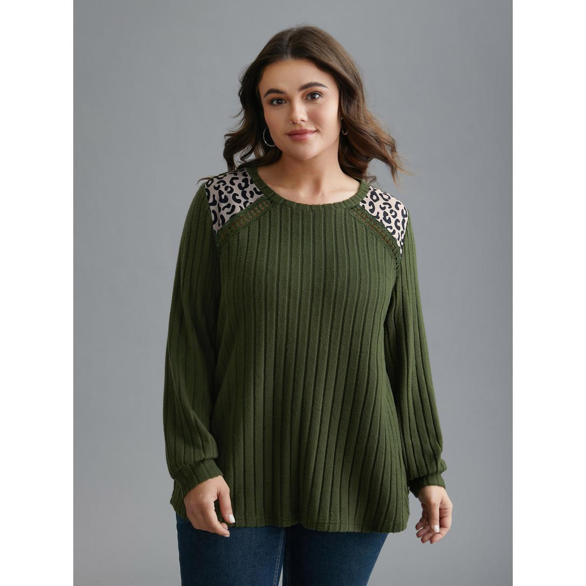 Plus Size Leopard Shoulders Stretchy Textured T-shirt DarkGreen Women Casual Woven ribbon&lace trim Round Neck Everyday T-shirts BloomChic 26/4X Product Image