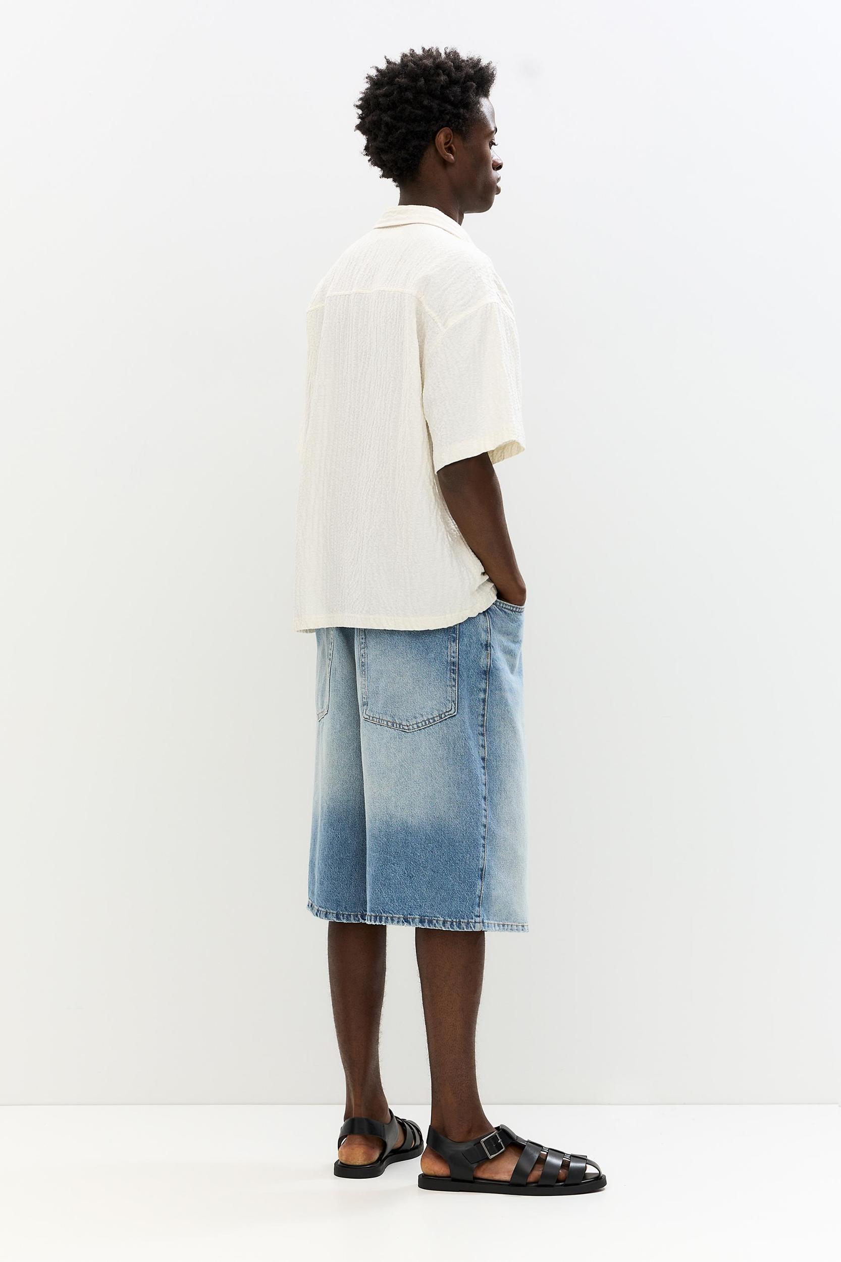 Short sleeve crepe shirt Product Image